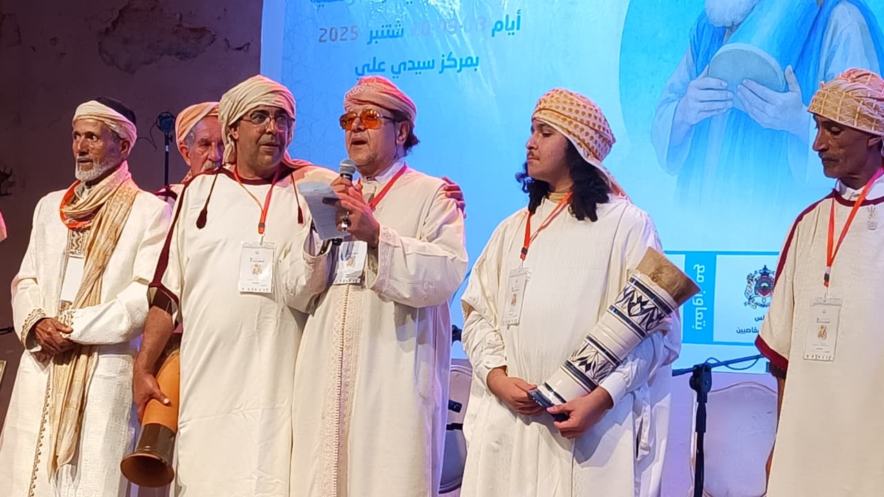 الكاتب العام لعمالة مكناس يترأس حفلا دينيا بمناسبة إنطلاق فعاليات موسم الولي الصالح سيدي علي بن حمدوش الكاتب العام لعمالة مكناس يترأس حفلا دينيا بمناسبة إنطلاق فعاليات موسم الولي الصالح سيدي علي بن حمدوش