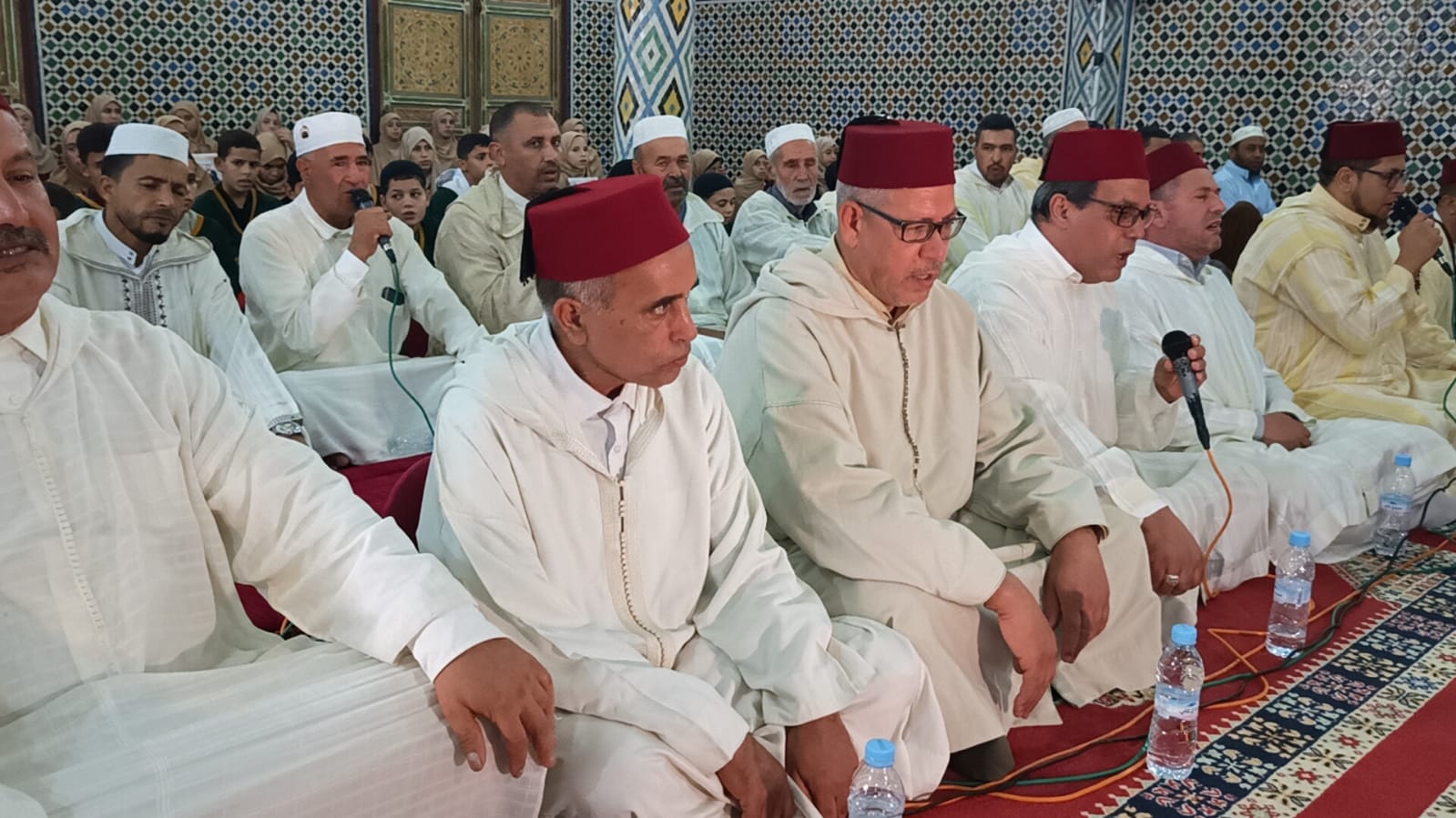 الكاتب العام لعمالة مكناس يترأس حفلا دينيا بمناسبة إنطلاق فعاليات موسم الولي الصالح سيدي علي بن حمدوش الكاتب العام لعمالة مكناس يترأس حفلا دينيا بمناسبة إنطلاق فعاليات موسم الولي الصالح سيدي علي بن حمدوش