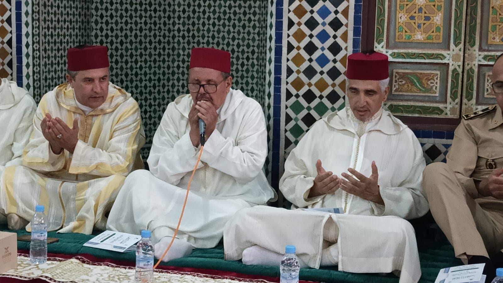 الكاتب العام لعمالة مكناس يترأس حفلا دينيا بمناسبة إنطلاق فعاليات موسم الولي الصالح سيدي علي بن حمدوش الكاتب العام لعمالة مكناس يترأس حفلا دينيا بمناسبة إنطلاق فعاليات موسم الولي الصالح سيدي علي بن حمدوش