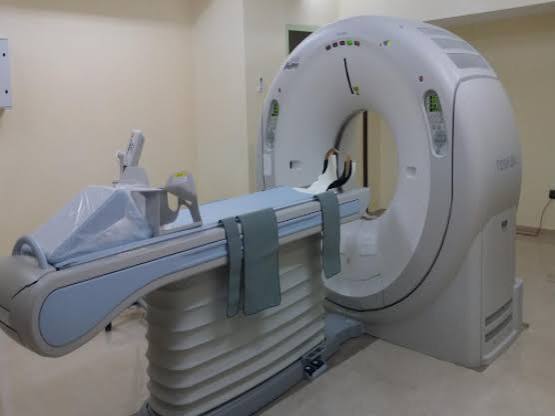 توقف جهاز السكانير بالحسيمة.. معاناة المرضى تتفاقم وغياب الحلول يثير القلق توقف جهاز السكانير بالحسيمة.. معاناة المرضى تتفاقم وغياب الحلول يثير القلق