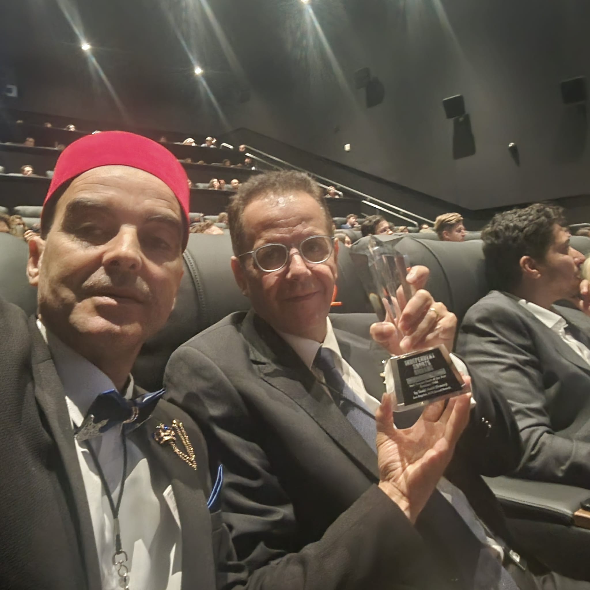 فيلم مغربي يتوج بالجائزة الأولى بهوليود بأمريكا فيلم مغربي يتوج بالجائزة الأولى بهوليود بأمريكا