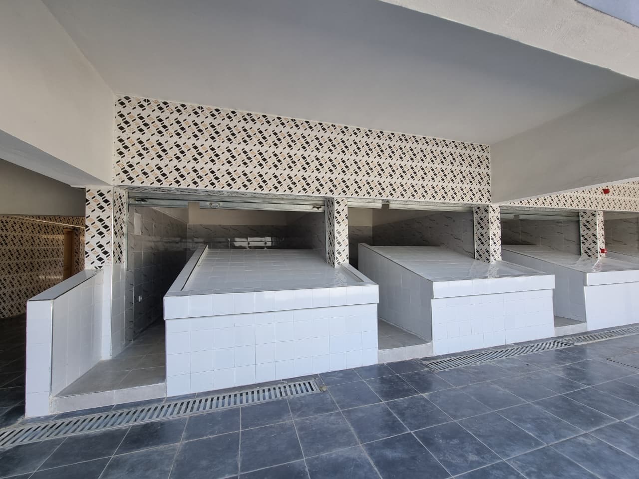 عامل إقليم الخميسات يُشرف على افتتاح سوق السمك بمعايير نموذجية