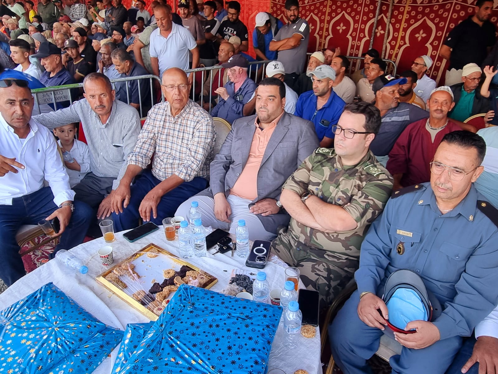 تكريم السربات المشاركة في ختام مهرجان سيدي محمد بنمنصور تكريم السربات المشاركة في ختام مهرجان سيدي محمد بنمنصور