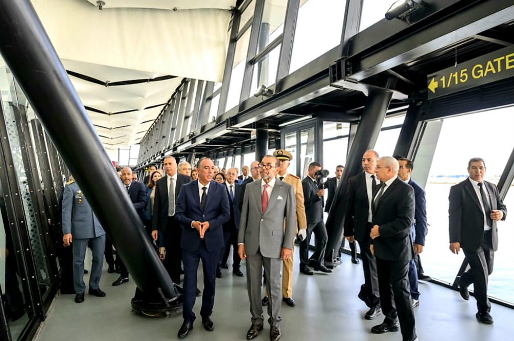 الدار البيضاء: جلالة الملك يعطي دفعة قوية لتحديث المركب المينائي باستثمارات تفوق 5 مليارات درهم الدار البيضاء: جلالة الملك يعطي دفعة قوية لتحديث المركب المينائي باستثمارات تفوق 5 مليارات درهم