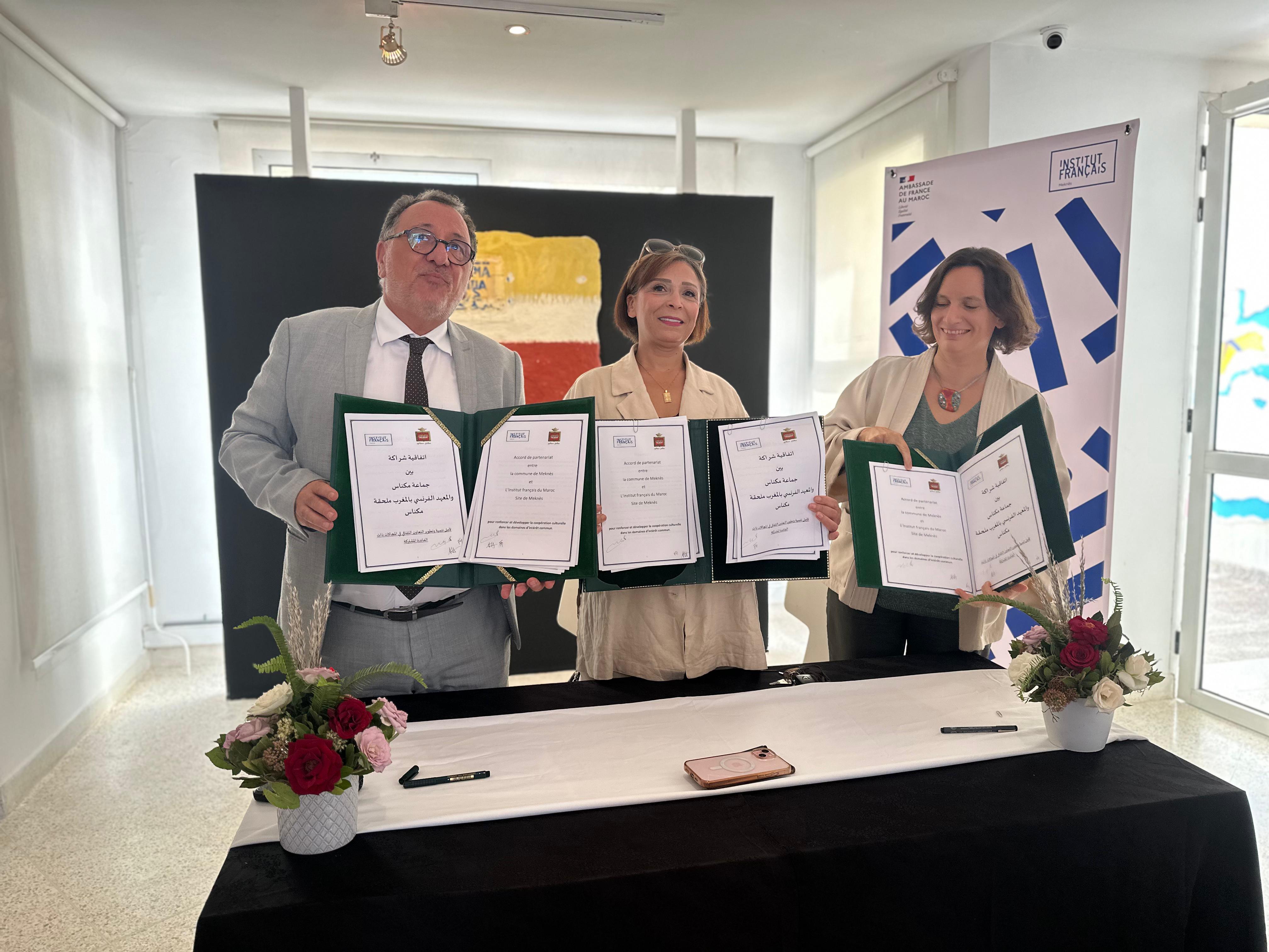 افتتاح المكتبة الوسائطية للمعهد الفرنسي بمكناس محطة جديدة في تعزيز الصداقة المغربية-الفرنسية