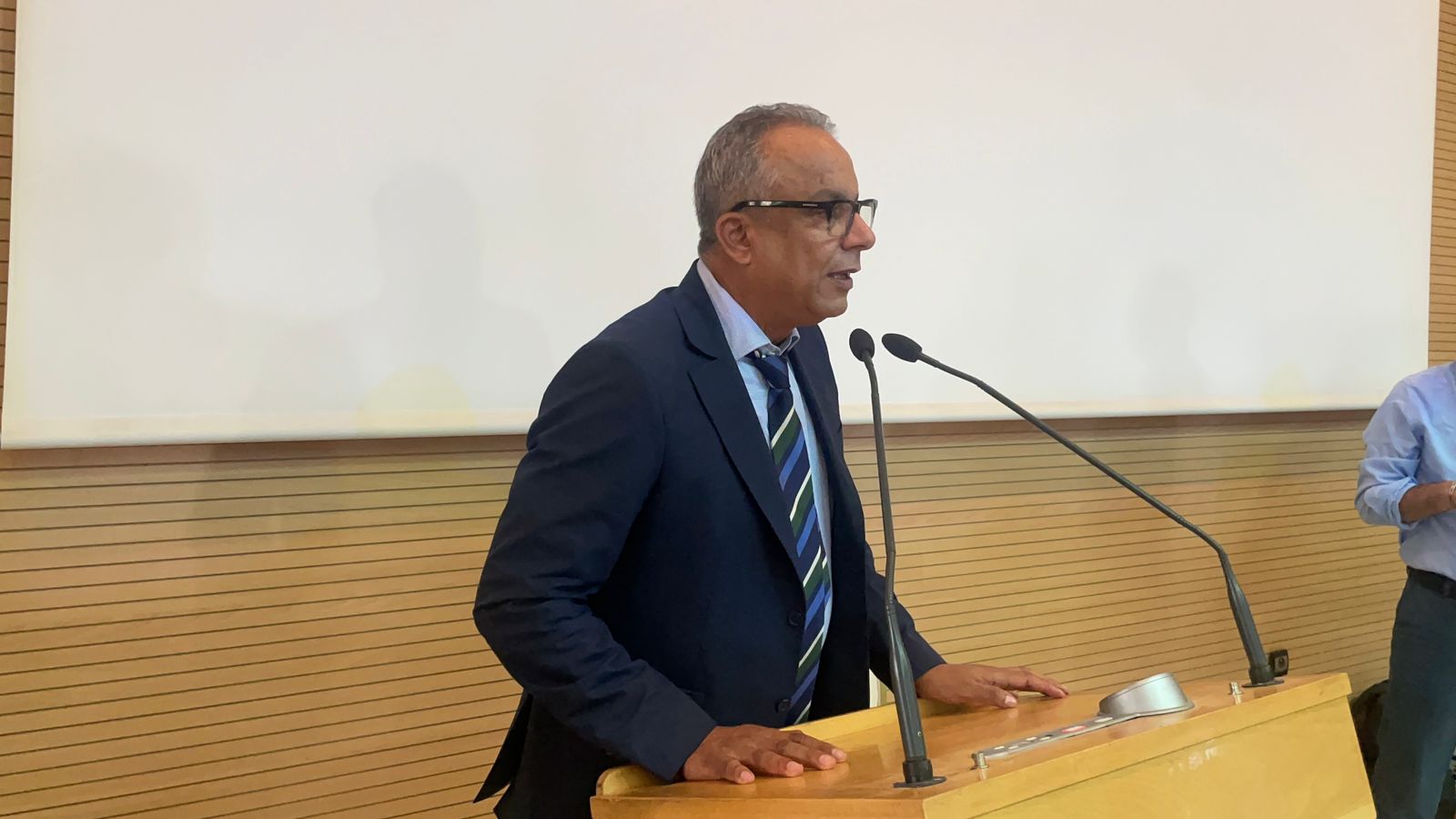 الأمانة الإقليمية لحزب جبهة القوى الديمقراطية بمكناس تنظم لقاء تواصليا بالقاعة الكبرى بمركب الأوقاف والشؤون الإسلامية الأمانة الإقليمية لحزب جبهة القوى الديمقراطية بمكناس تنظم لقاء تواصليا بالقاعة الكبرى بمركب الأوقاف والشؤون الإسلامية