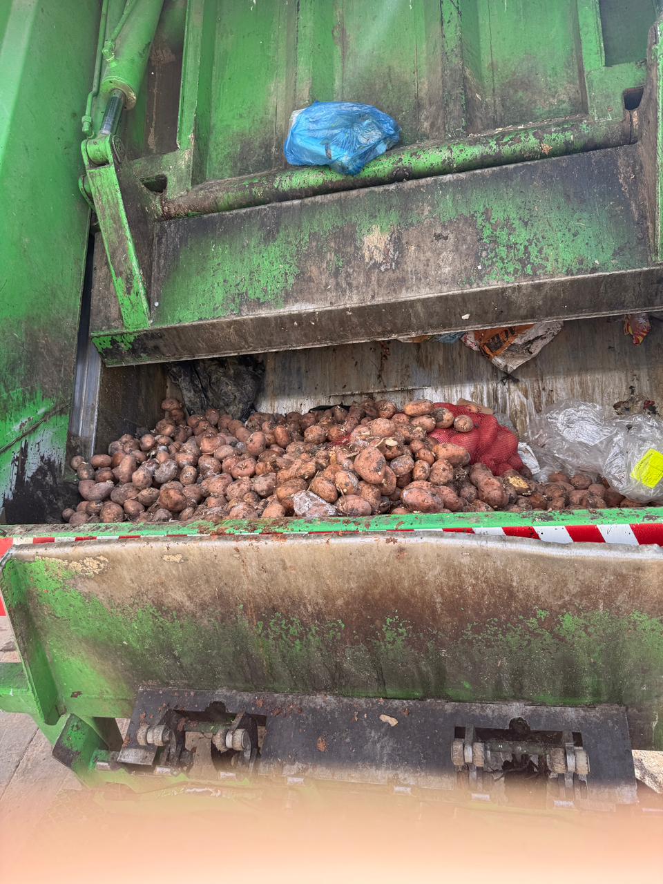 قائد مقاطعة طابولة بتطوان يضرب بيد من حديد ويطيح بمعمل قائد مقاطعة طابولة بتطوان يضرب بيد من حديد ويطيح بمعمل