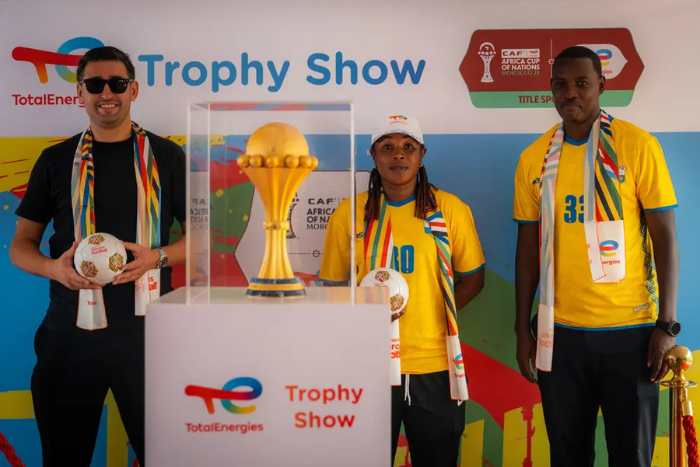 عرض مجسم كأس إفريقيا ضمن جولة ترويجية لـ”كان المغرب 2025″ عرض مجسم كأس إفريقيا ضمن جولة ترويجية لـ”كان المغرب 2025″