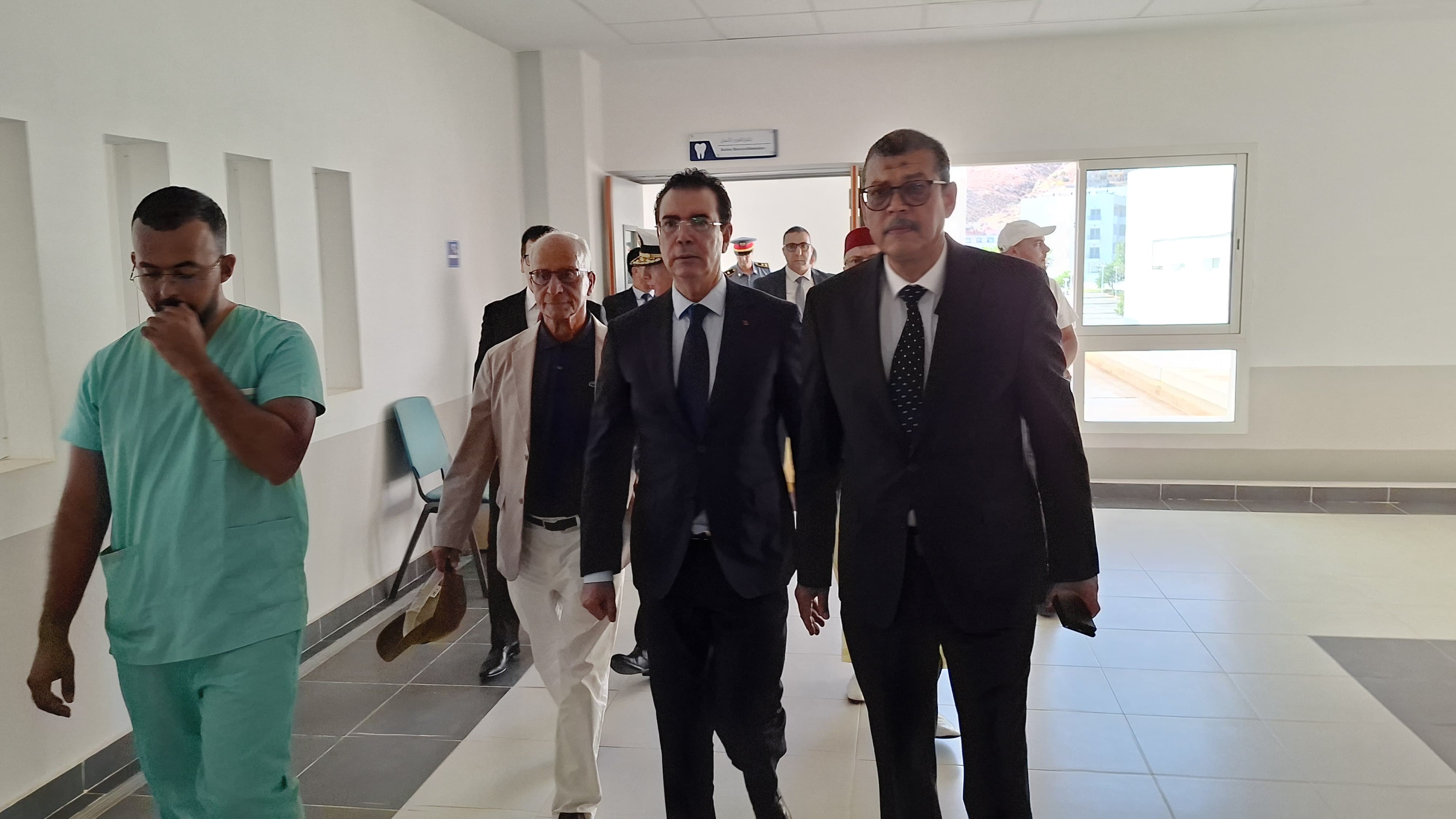 عامل الحسيمة يواكب مبادرة إنسانية كبرى لجراحة العيون