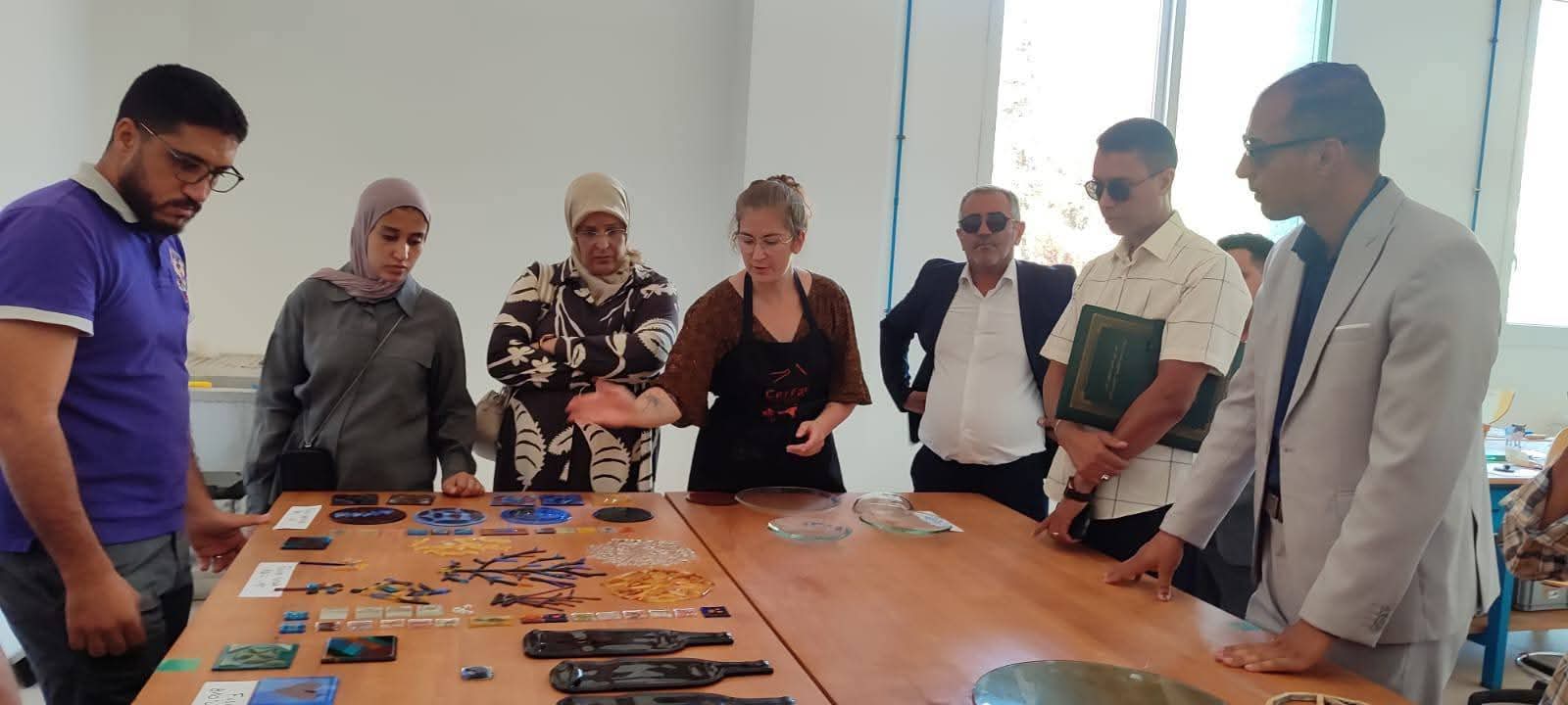 فعاليات يوم الأبواب المفتوحة المنظمة من طرف المديرية الجهوية للصناعة التقليدية و الاقتصاد الاجتماعي و التضامني بجهة فاس مكناس فعاليات يوم الأبواب المفتوحة المنظمة من طرف المديرية الجهوية للصناعة التقليدية و الاقتصاد الاجتماعي و التضامني بجهة فاس مكناس