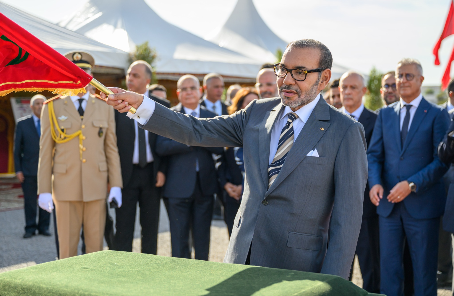 جلالة الملك يعطي انطلاقة مشاريع سككية مهيكلة ذات وقع كبير على التنقل داخل الحاضرة الكبرى للدار البيضاء