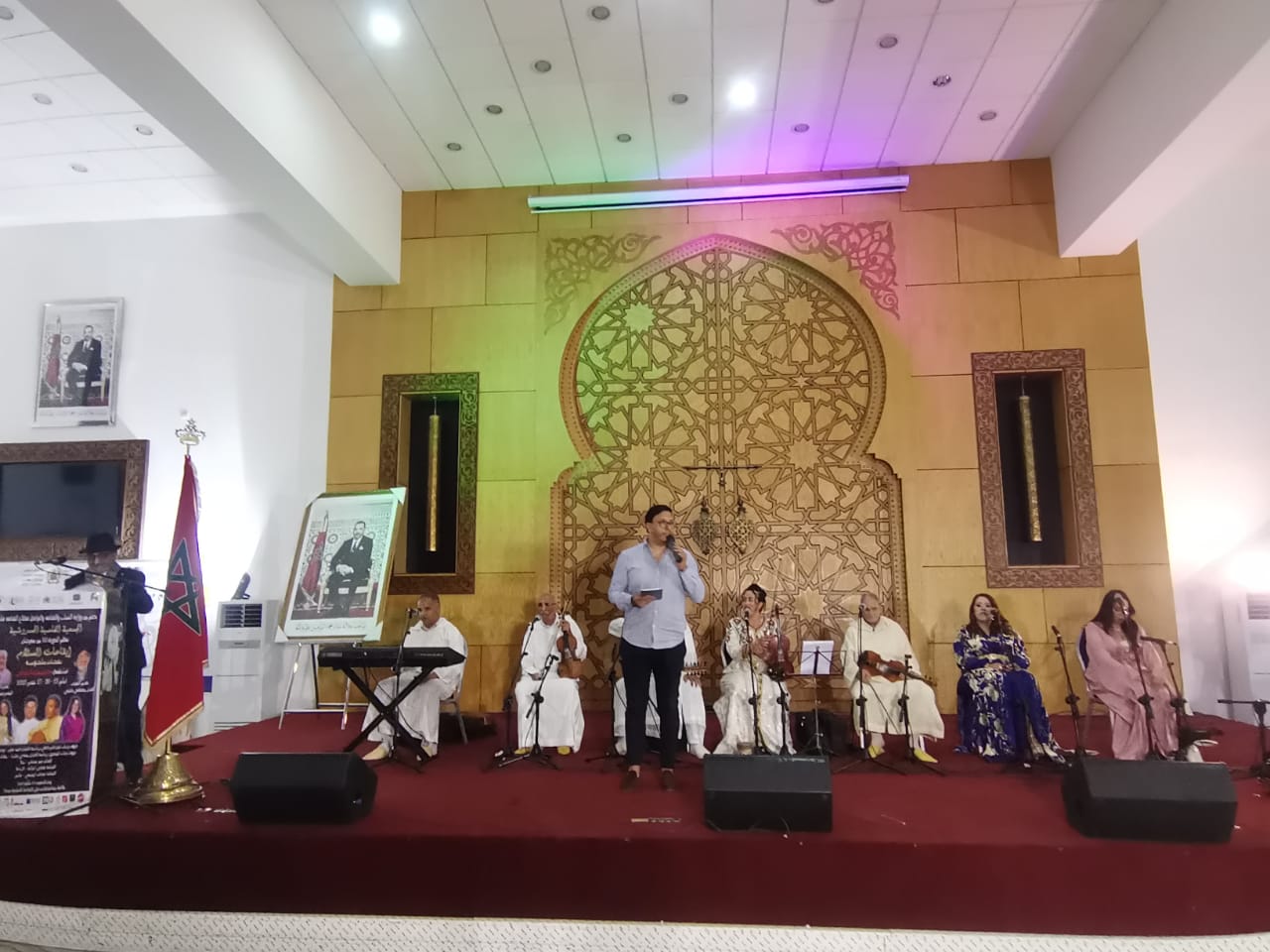 فاس..... فعاليات مهرجان الوطني لفن الملحون تحتفي بدورته الرابعة تحت شعار: التسويق التقافي فاس..... فعاليات مهرجان الوطني لفن الملحون تحتفي بدورته الرابعة تحت شعار: التسويق التقافي