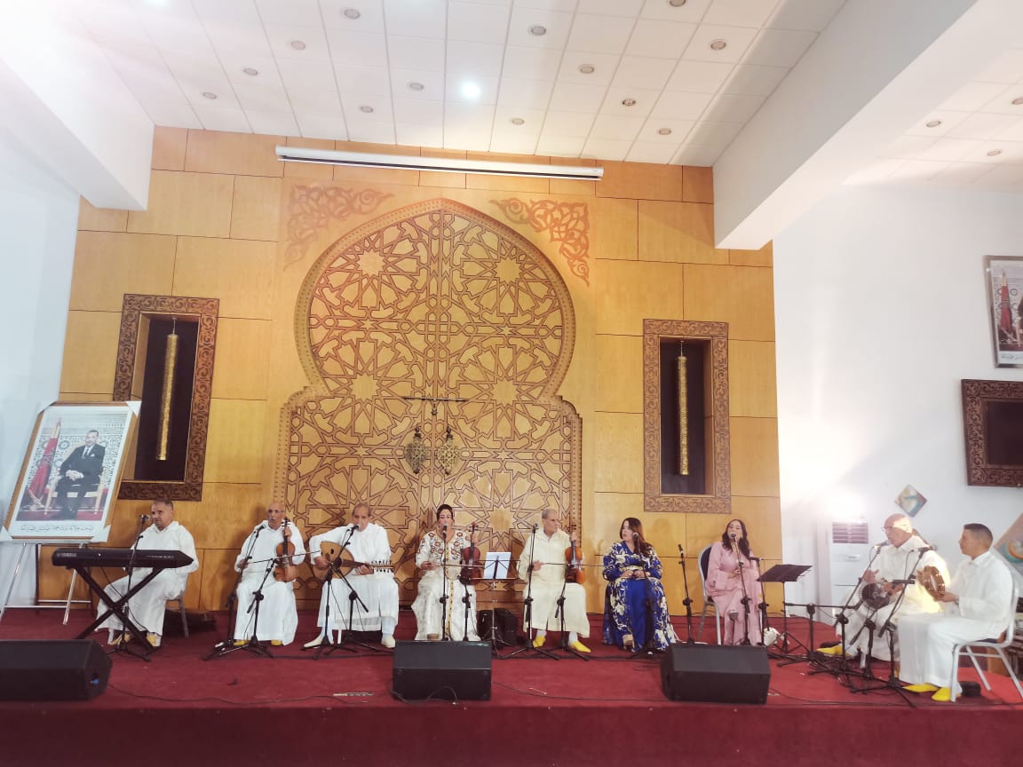 فاس..... فعاليات مهرجان الوطني لفن الملحون تحتفي بدورته الرابعة تحت شعار: التسويق التقافي فاس..... فعاليات مهرجان الوطني لفن الملحون تحتفي بدورته الرابعة تحت شعار: التسويق التقافي