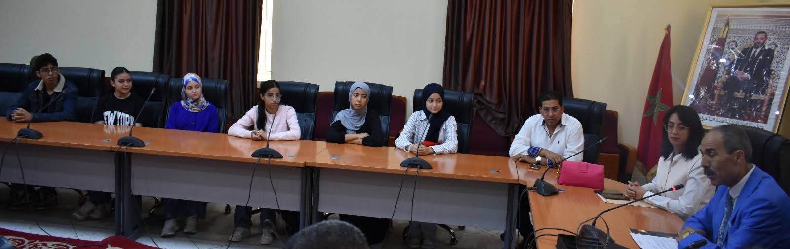 مديرية مكناس: استقبال فريق الثانوية التأهيلية طارق بن زياد الفائز بالمرتبة الأولى وطنيا في مسابقة مديرية مكناس: استقبال فريق الثانوية التأهيلية طارق بن زياد الفائز بالمرتبة الأولى وطنيا في مسابقة