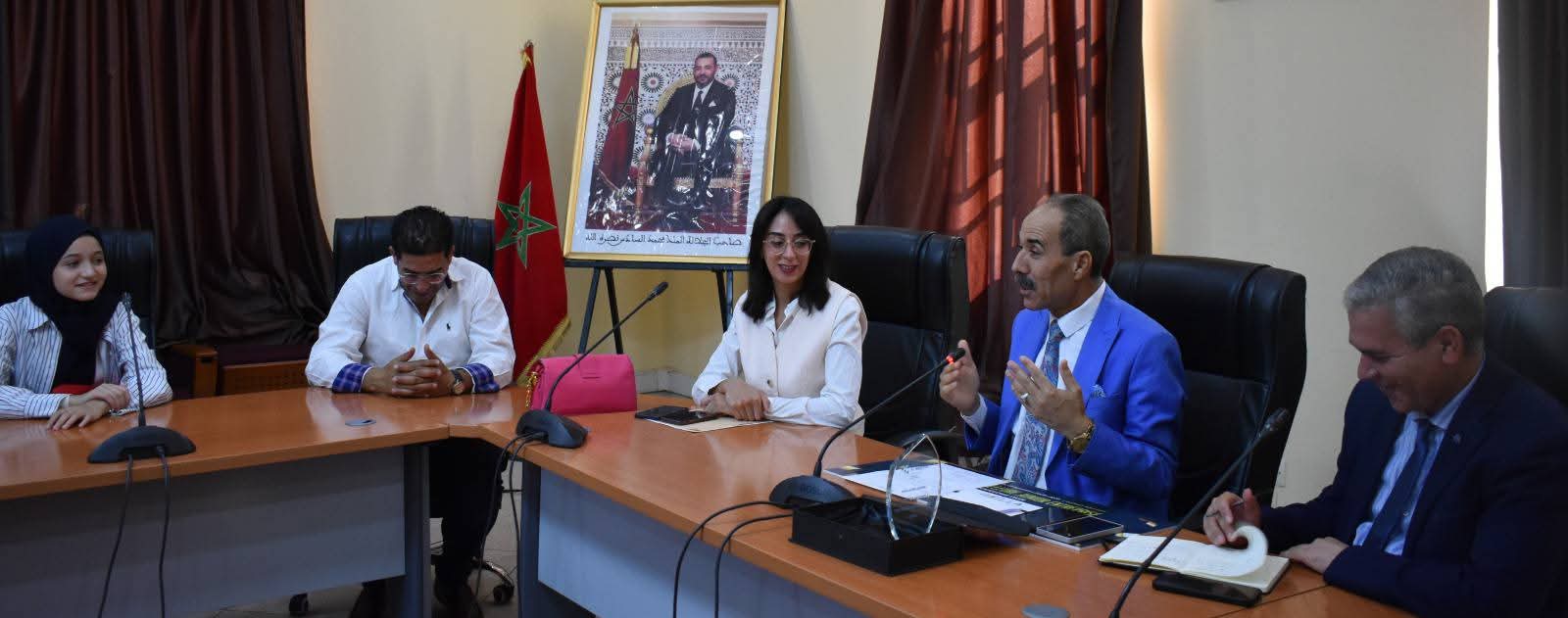 مديرية مكناس: استقبال فريق الثانوية التأهيلية طارق بن زياد الفائز بالمرتبة الأولى وطنيا في مسابقة مديرية مكناس: استقبال فريق الثانوية التأهيلية طارق بن زياد الفائز بالمرتبة الأولى وطنيا في مسابقة