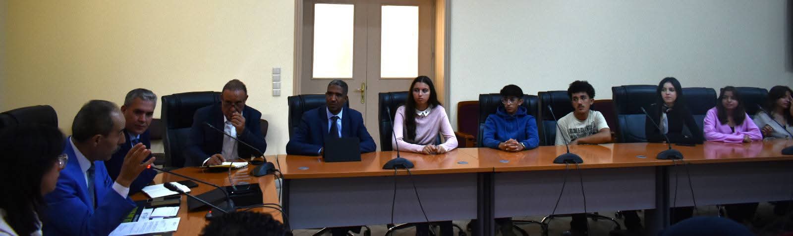 مديرية مكناس: استقبال فريق الثانوية التأهيلية طارق بن زياد الفائز بالمرتبة الأولى وطنيا في مسابقة مديرية مكناس: استقبال فريق الثانوية التأهيلية طارق بن زياد الفائز بالمرتبة الأولى وطنيا في مسابقة