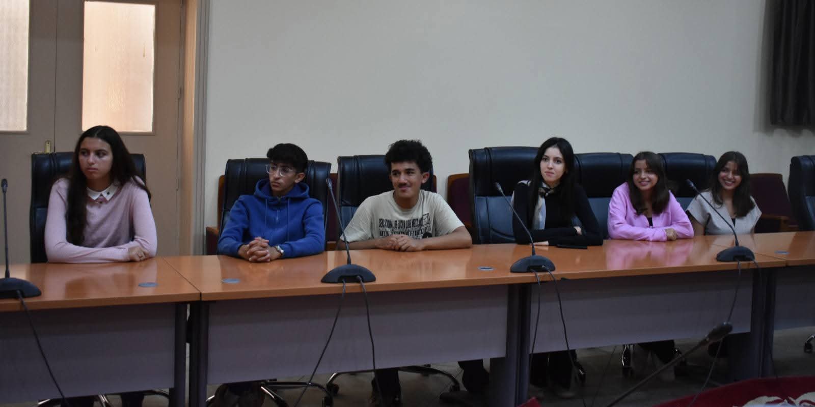 مديرية مكناس: استقبال فريق الثانوية التأهيلية طارق بن زياد الفائز بالمرتبة الأولى وطنيا في مسابقة مديرية مكناس: استقبال فريق الثانوية التأهيلية طارق بن زياد الفائز بالمرتبة الأولى وطنيا في مسابقة