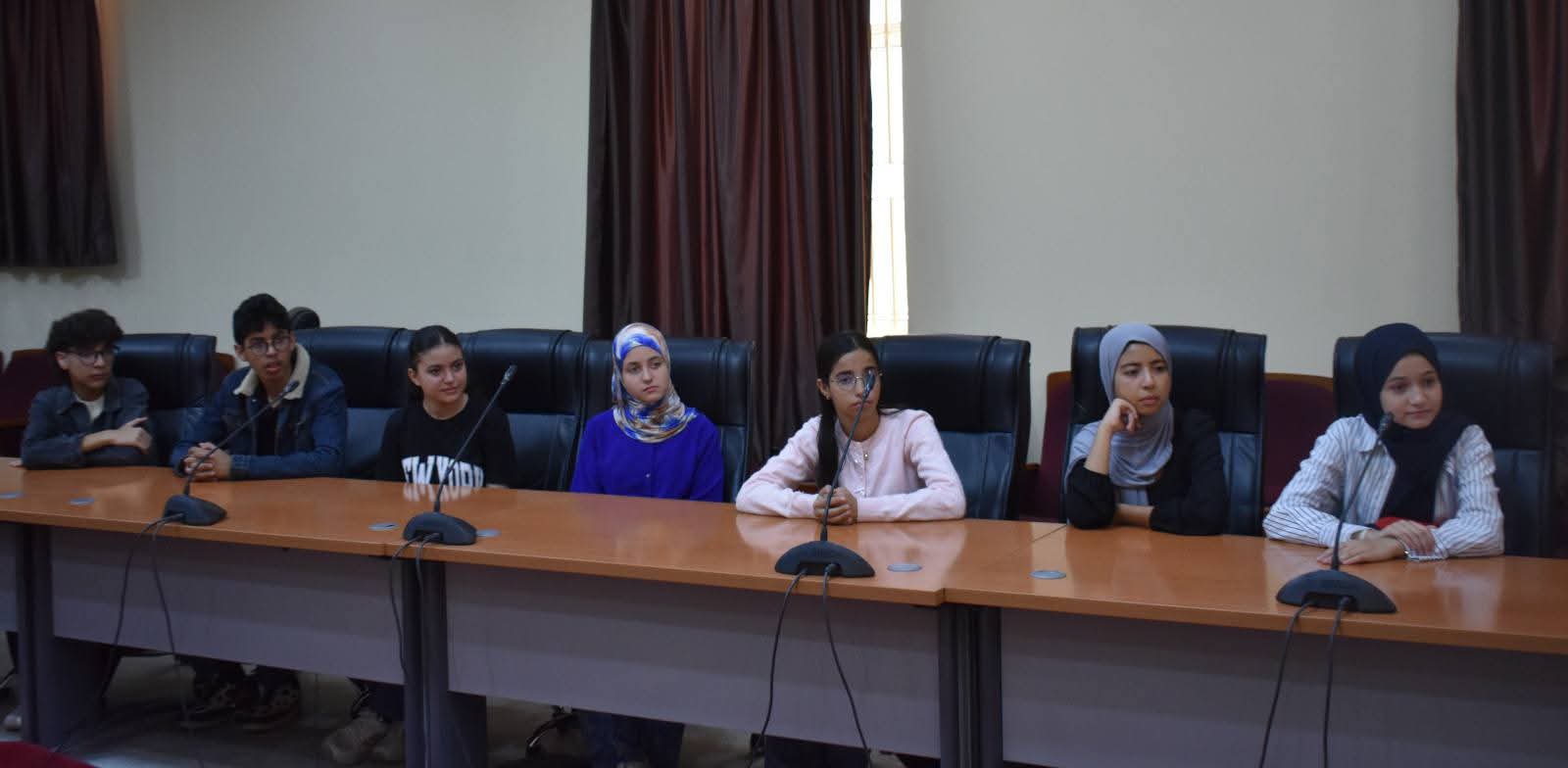 مديرية مكناس: استقبال فريق الثانوية التأهيلية طارق بن زياد الفائز بالمرتبة الأولى وطنيا في مسابقة مديرية مكناس: استقبال فريق الثانوية التأهيلية طارق بن زياد الفائز بالمرتبة الأولى وطنيا في مسابقة