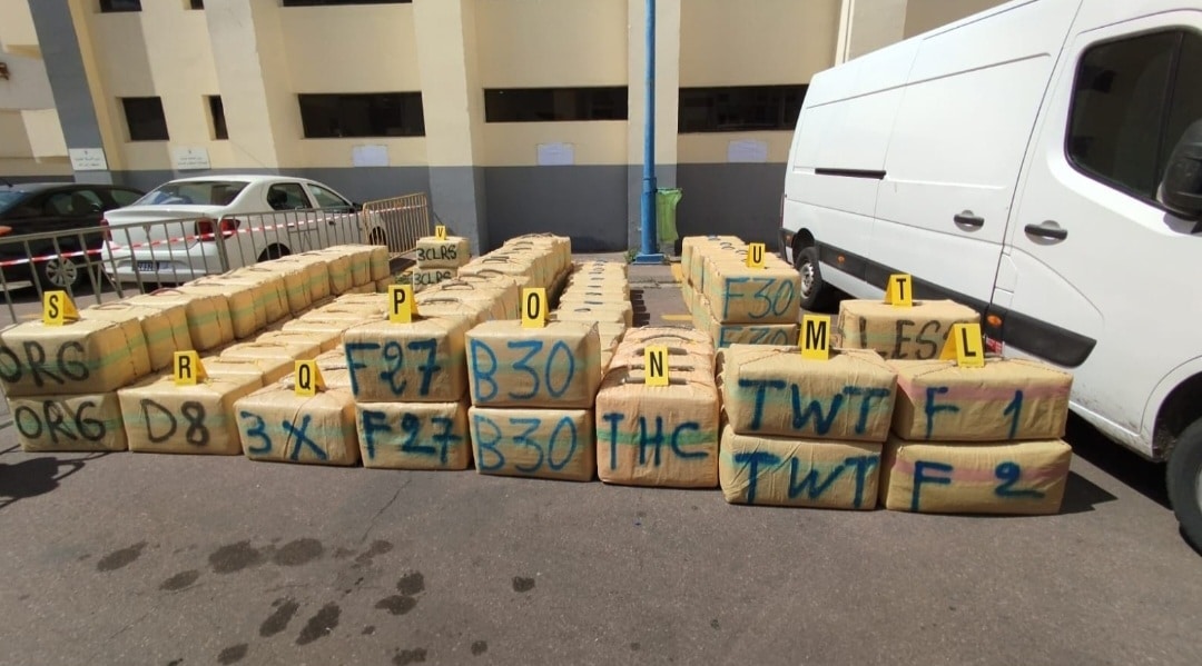 آسفي.. إحباط محاولة لتهريب المخدرات وحجز أزيد من أربعة أطنان من مخدر الشيرا