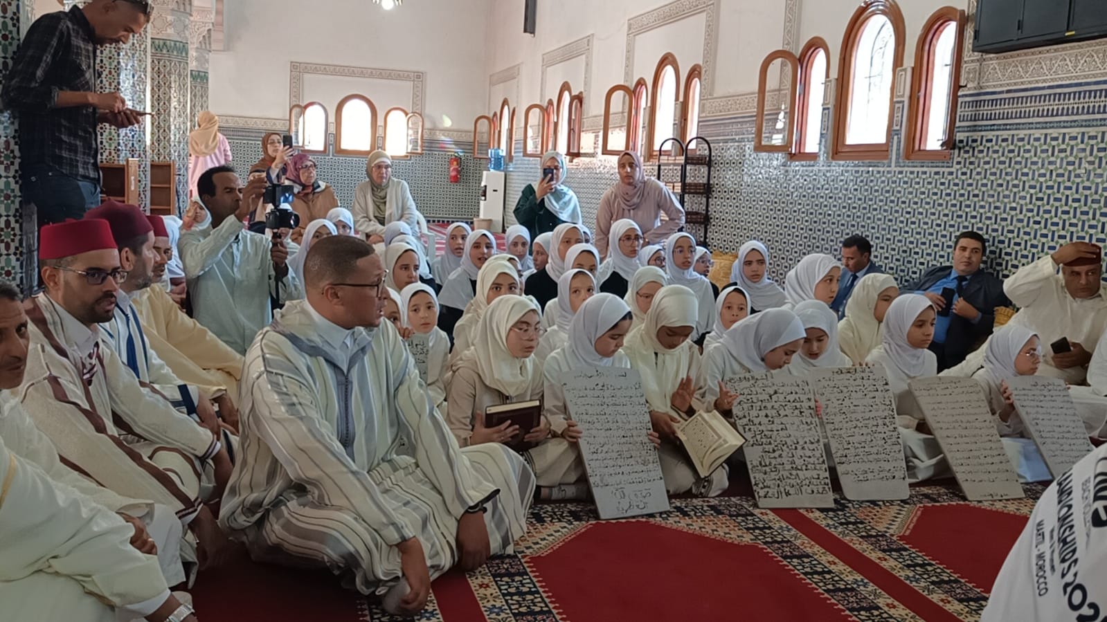 الكاتب العام لعمالة مكناس يترأس حفلا دينيا إحياء للذكرى الـ 27 لوفاة المغفور له جلالة الملك الحسن الثاني طيب الله ثراه الكاتب العام لعمالة مكناس يترأس حفلا دينيا إحياء للذكرى الـ 27 لوفاة المغفور له جلالة الملك الحسن الثاني طيب الله ثراه