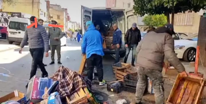 مكناس تحرر فضاءاتها من فوضى التجارة العشوائية… ارتياح الساكنة وتحديات البحث عن حلول مستدامة مكناس تحرر فضاءاتها من فوضى التجارة العشوائية… ارتياح الساكنة وتحديات البحث عن حلول مستدامة