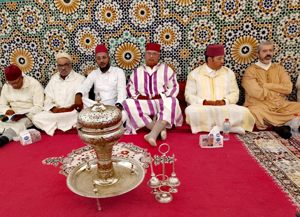 احياء الذكرى السابعة والعشرون لوفاة المغفور له جلالة الحسن الثاني طيب الله تراه بضريح السلطان مولاي اسماعيل بمكناس. احياء الذكرى السابعة والعشرون لوفاة المغفور له جلالة الحسن الثاني طيب الله تراه بضريح السلطان مولاي اسماعيل بمكناس.