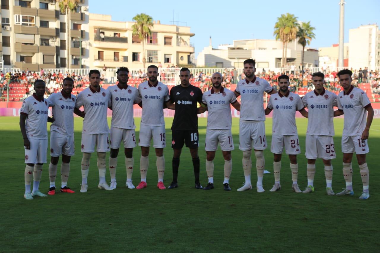 الوداد يحسم القمة بمكناس والكوديم يتلقى أول هزيمة الوداد يحسم القمة بمكناس والكوديم يتلقى أول هزيمة