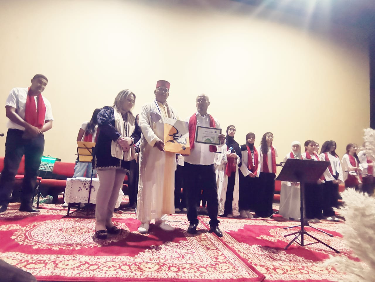 المنتدى المغربي الافريقي للتعاون الدولي ينظم حفلا دينيا للسماع والمديح بمناسبة الذكرى مرور 15قرنا لميلاد سيدنا محمد صلى الله عليه وسلم المنتدى المغربي الافريقي للتعاون الدولي ينظم حفلا دينيا للسماع والمديح بمناسبة الذكرى مرور 15قرنا لميلاد سيدنا محمد صلى الله عليه وسلم