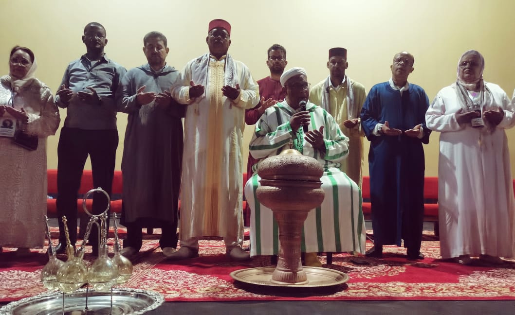 المنتدى المغربي الافريقي للتعاون الدولي ينظم حفلا دينيا للسماع والمديح بمناسبة الذكرى مرور 15قرنا لميلاد سيدنا محمد صلى الله عليه وسلم المنتدى المغربي الافريقي للتعاون الدولي ينظم حفلا دينيا للسماع والمديح بمناسبة الذكرى مرور 15قرنا لميلاد سيدنا محمد صلى الله عليه وسلم