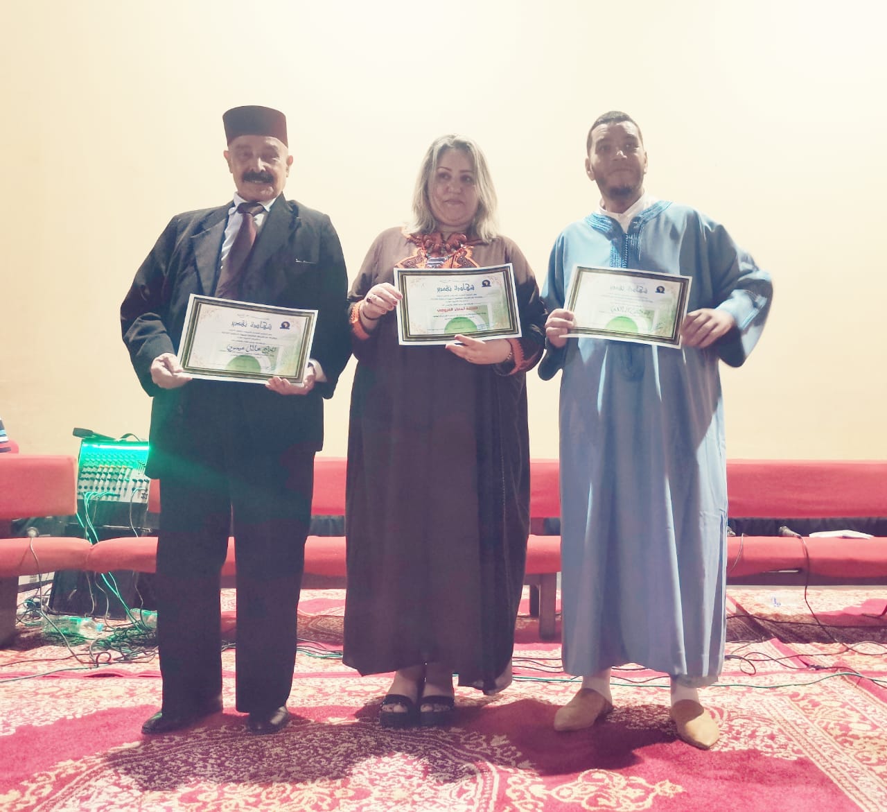 المنتدى المغربي الافريقي للتعاون الدولي ينظم حفلا دينيا للسماع والمديح بمناسبة الذكرى مرور 15قرنا لميلاد سيدنا محمد صلى الله عليه وسلم المنتدى المغربي الافريقي للتعاون الدولي ينظم حفلا دينيا للسماع والمديح بمناسبة الذكرى مرور 15قرنا لميلاد سيدنا محمد صلى الله عليه وسلم