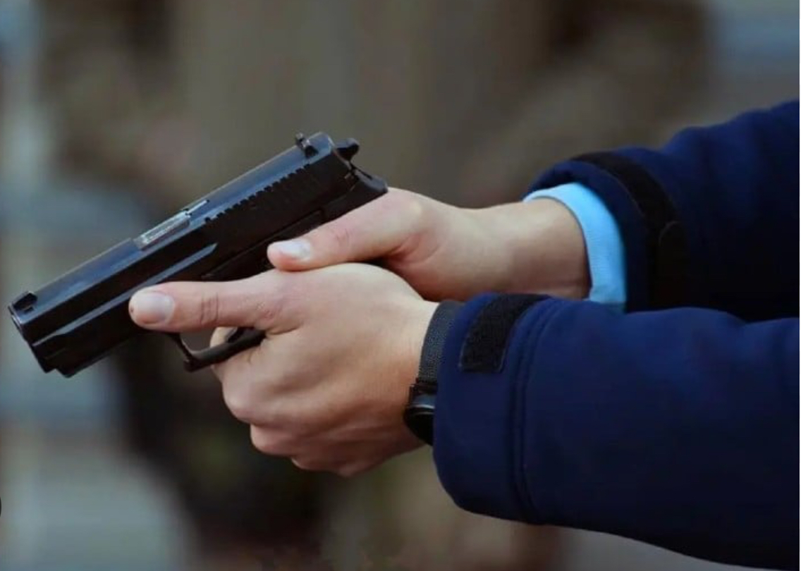 أمن سلا يحقق في ارتكاب مفتش شرطة جريمة قتل ضد سيدة داخل مسكنه باستخدام سلاحه الوظيفي أمن سلا يحقق في ارتكاب مفتش شرطة جريمة قتل ضد سيدة داخل مسكنه باستخدام سلاحه الوظيفي