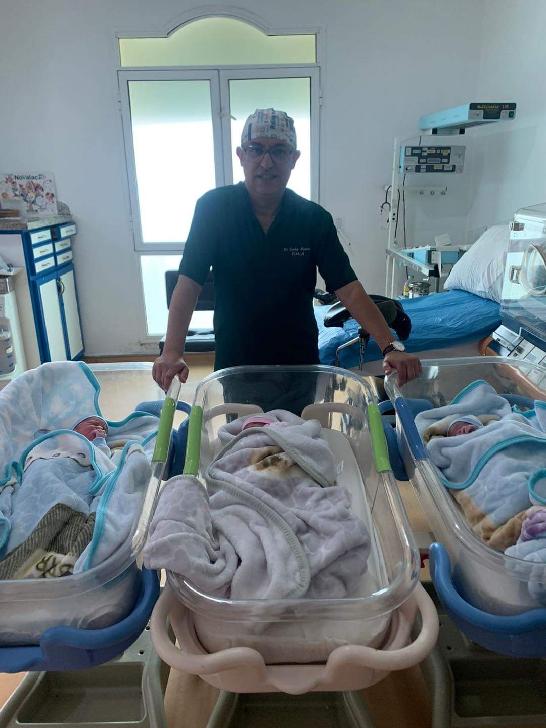 الدكتور محسن الصادقي.. طبيب الإنسان قبل المهنة الدكتور محسن الصادقي.. طبيب الإنسان قبل المهنة