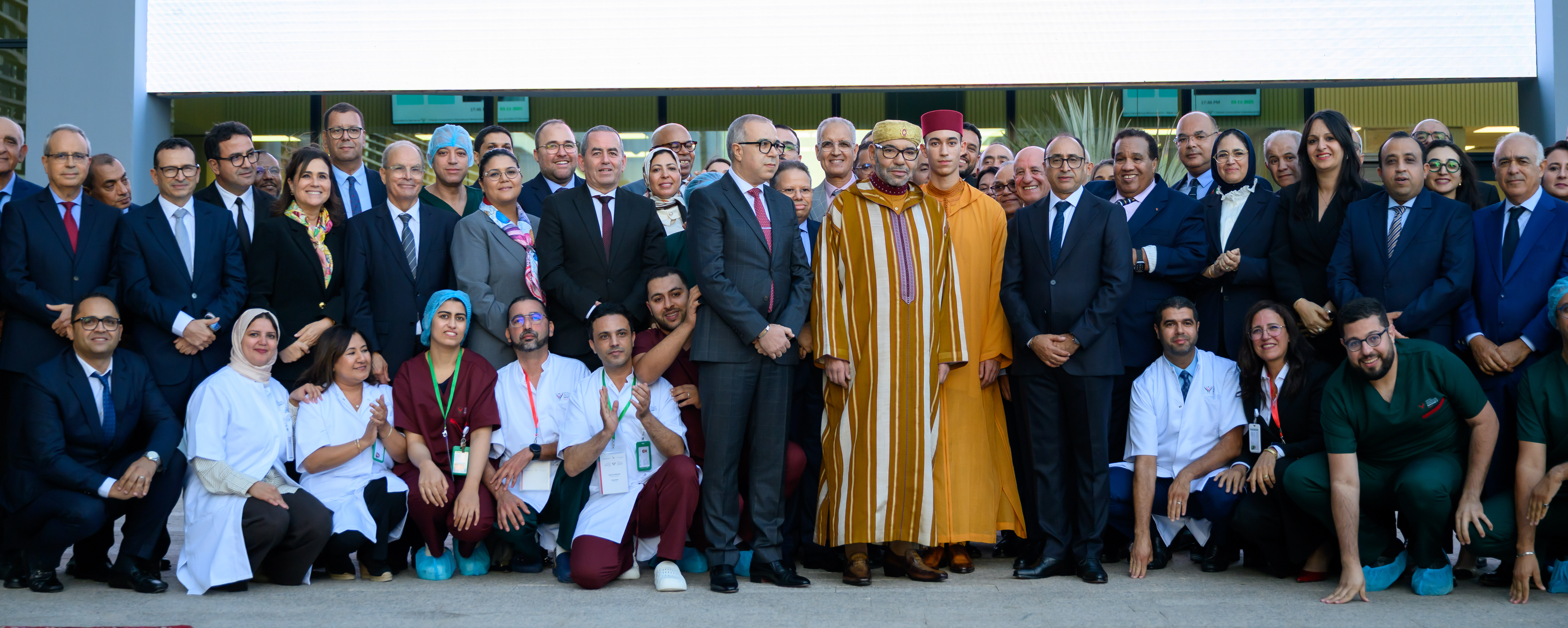 جلالة الملك يدشن المركب الاستشفائي الجامعي الدولي محمد السادس للرباط ويعطي تعليماته السامية لافتتاح المركز الاستشفائي الجامعي محمد السادس لأكادير