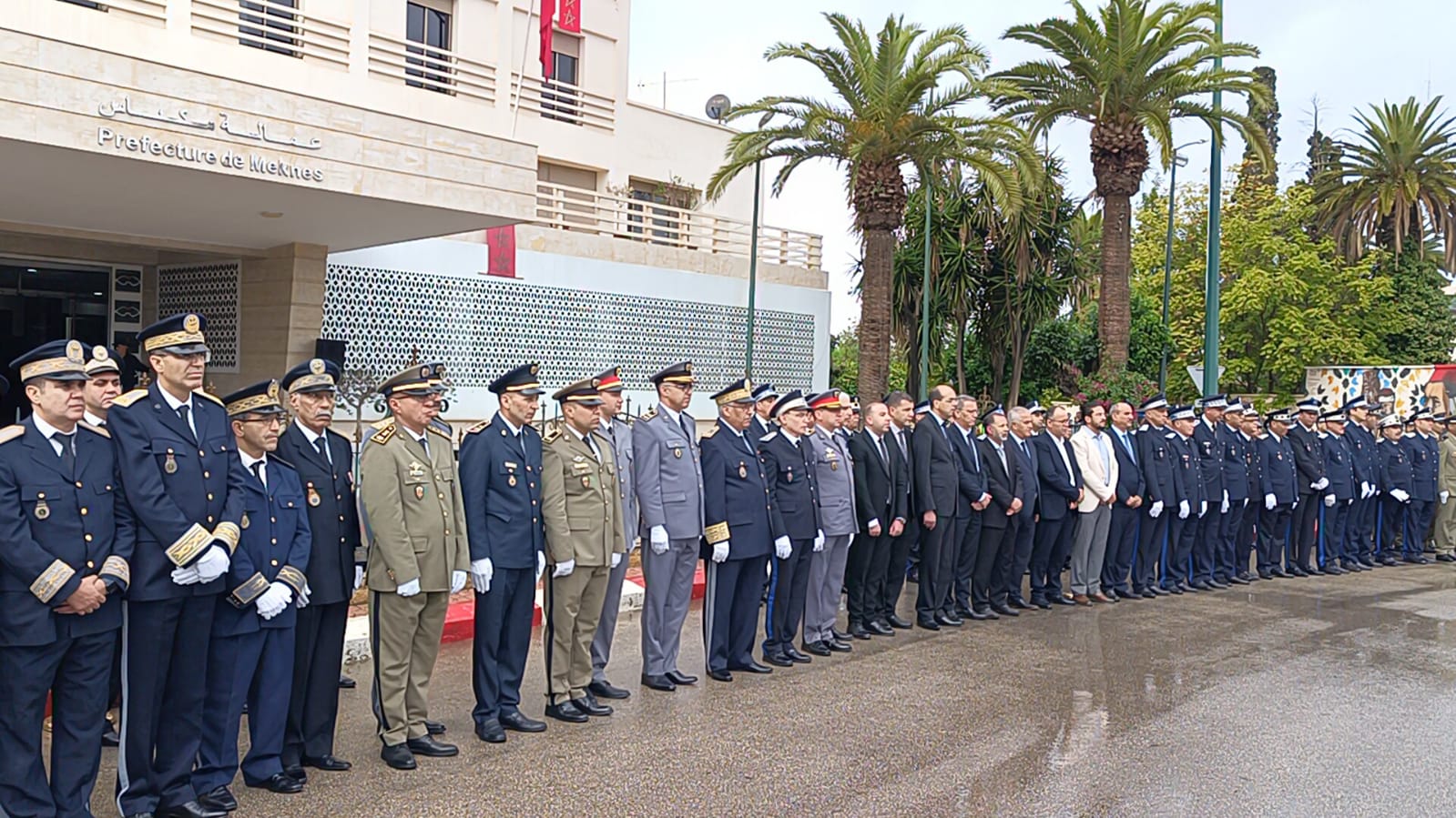 عامل عمالة مكناس يترأس مراسيم تحية العلم الوطني بمناسبة ذكرى المسيرة الخضراء ويشرف على تدشين مشاريع تنموية عامل عمالة مكناس يترأس مراسيم تحية العلم الوطني بمناسبة ذكرى المسيرة الخضراء ويشرف على تدشين مشاريع تنموية