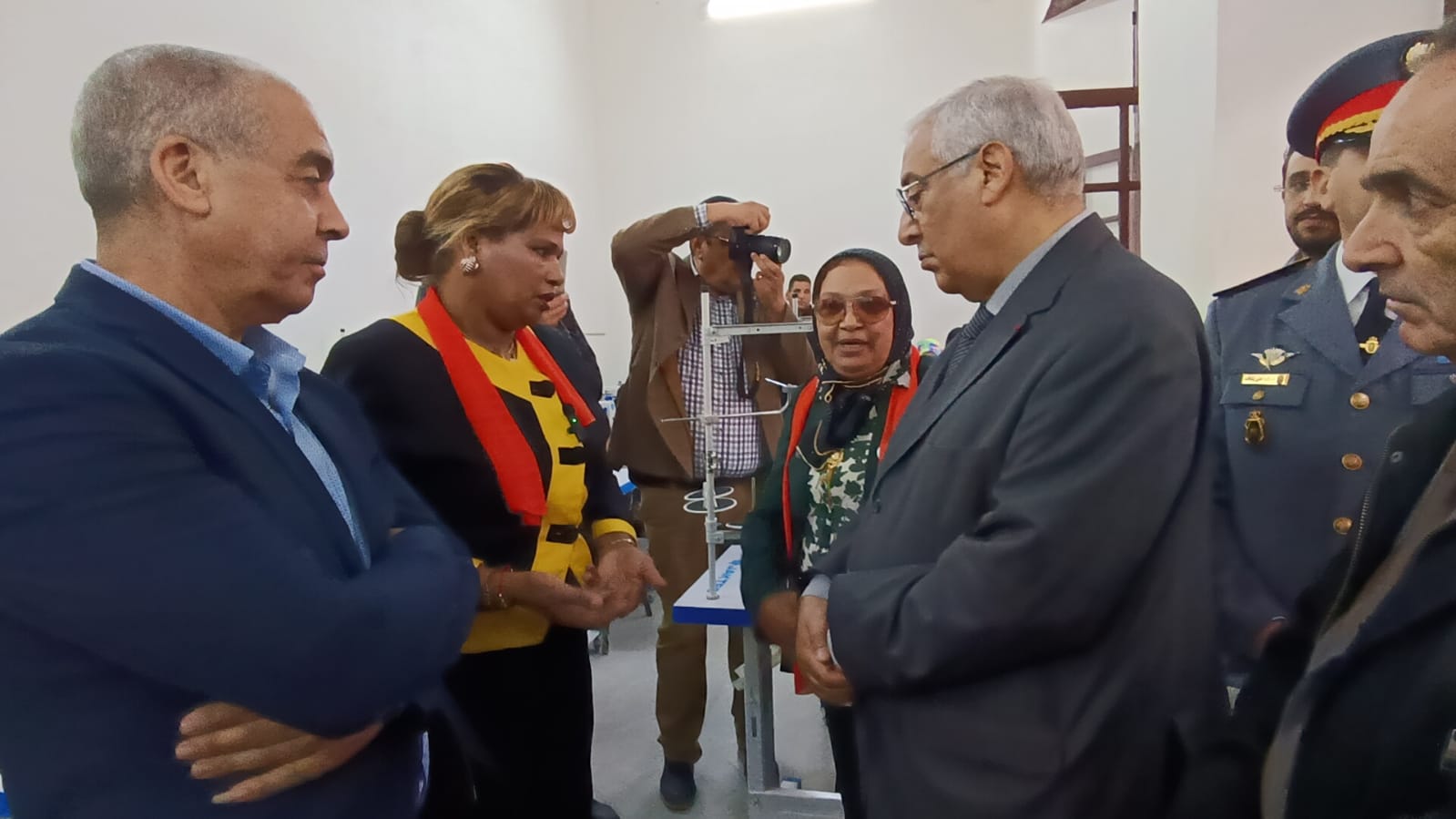 عامل عمالة مكناس يترأس مراسيم تحية العلم الوطني بمناسبة ذكرى المسيرة الخضراء ويشرف على تدشين مشاريع تنموية عامل عمالة مكناس يترأس مراسيم تحية العلم الوطني بمناسبة ذكرى المسيرة الخضراء ويشرف على تدشين مشاريع تنموية