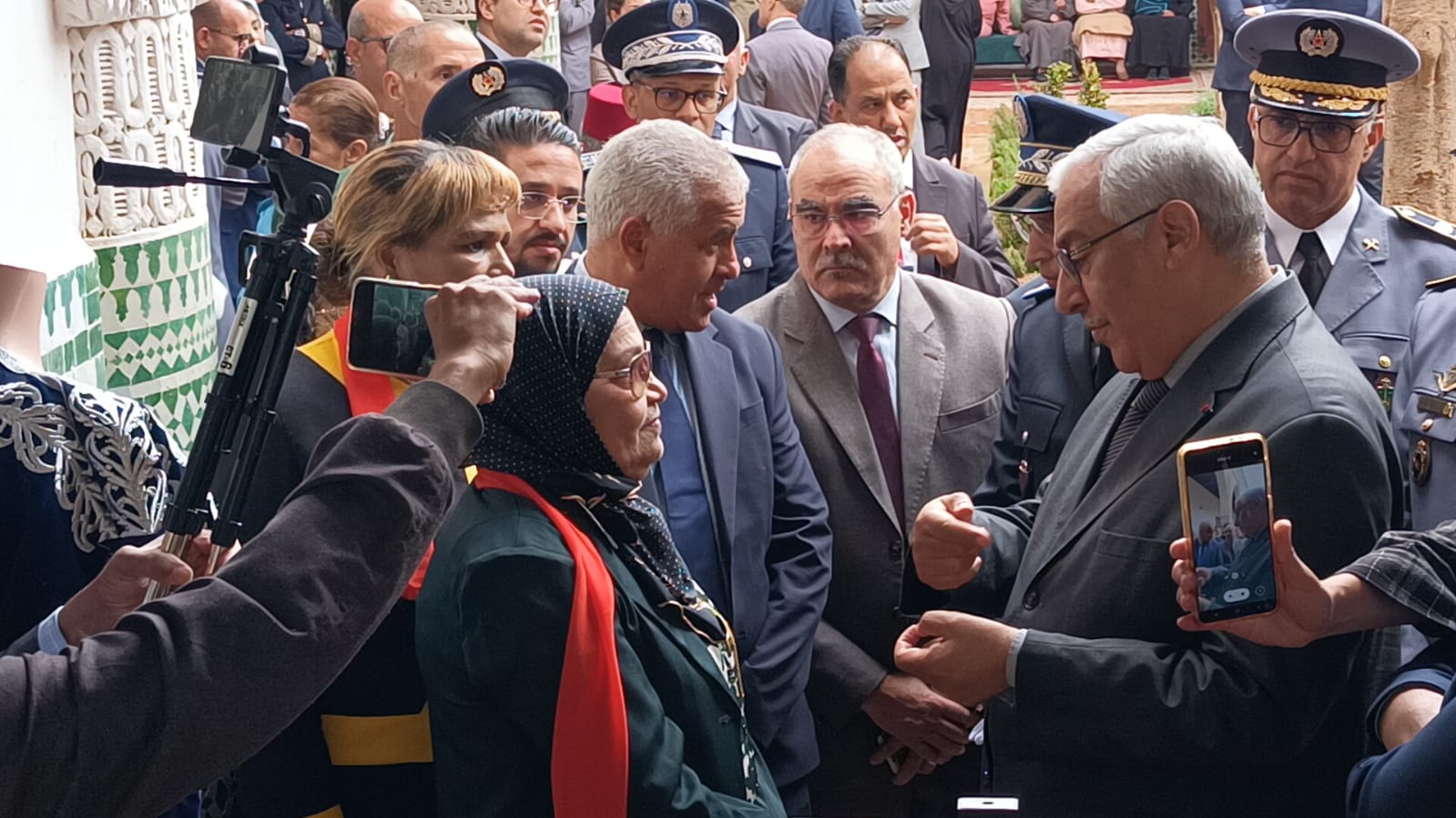 عامل عمالة مكناس يترأس مراسيم تحية العلم الوطني بمناسبة ذكرى المسيرة الخضراء ويشرف على تدشين مشاريع تنموية عامل عمالة مكناس يترأس مراسيم تحية العلم الوطني بمناسبة ذكرى المسيرة الخضراء ويشرف على تدشين مشاريع تنموية