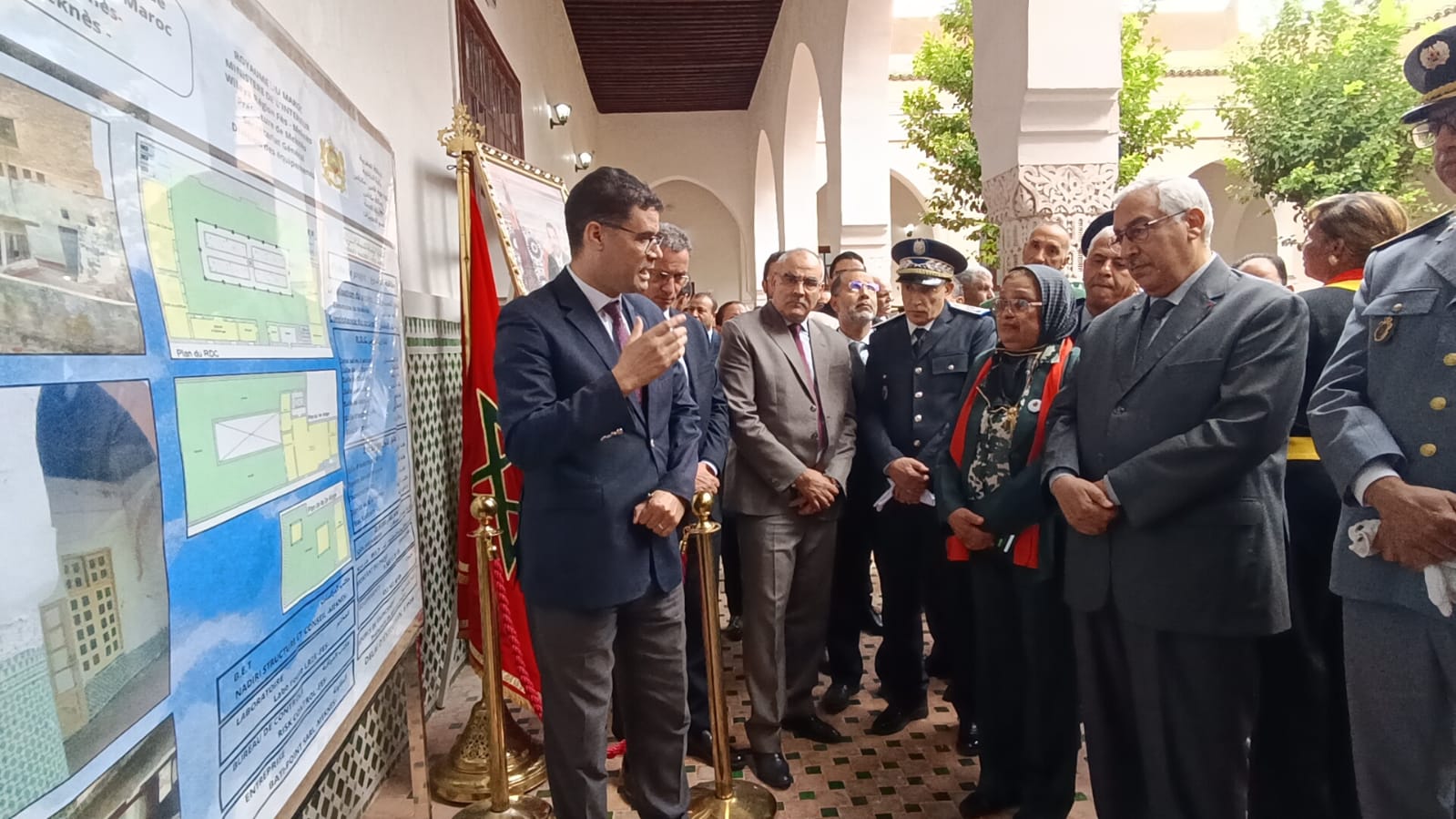 عامل عمالة مكناس يترأس مراسيم تحية العلم الوطني بمناسبة ذكرى المسيرة الخضراء ويشرف على تدشين مشاريع تنموية عامل عمالة مكناس يترأس مراسيم تحية العلم الوطني بمناسبة ذكرى المسيرة الخضراء ويشرف على تدشين مشاريع تنموية