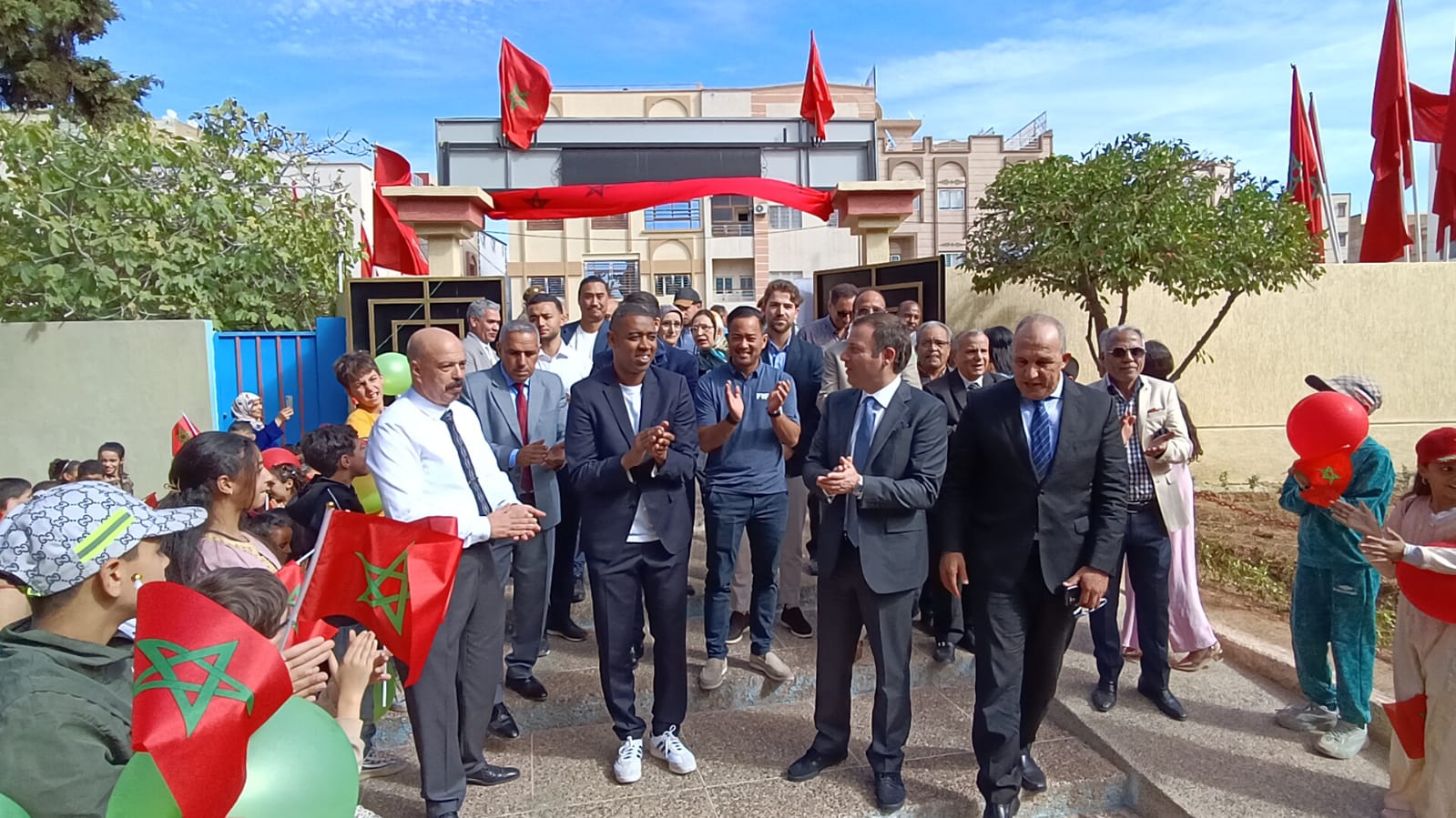 تدشين أول ملعب مصغر بالمغرب ضمن مشروع “FIFA Arena” بمدرسة حليمة السعدية بمكناس تدشين أول ملعب مصغر بالمغرب ضمن مشروع “FIFA Arena” بمدرسة حليمة السعدية بمكناس