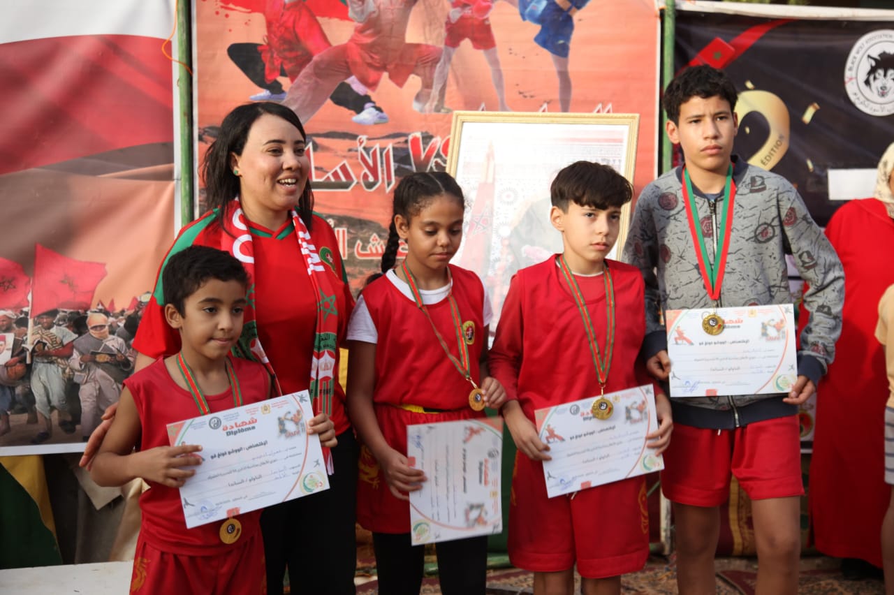 أكاديمية الذئب الأسود تحتفي بالمسيرة الخضراء.. عروض فنية ورياضية تُلهب حماس ساكنة المعازيز أكاديمية الذئب الأسود تحتفي بالمسيرة الخضراء.. عروض فنية ورياضية تُلهب حماس ساكنة المعازيز