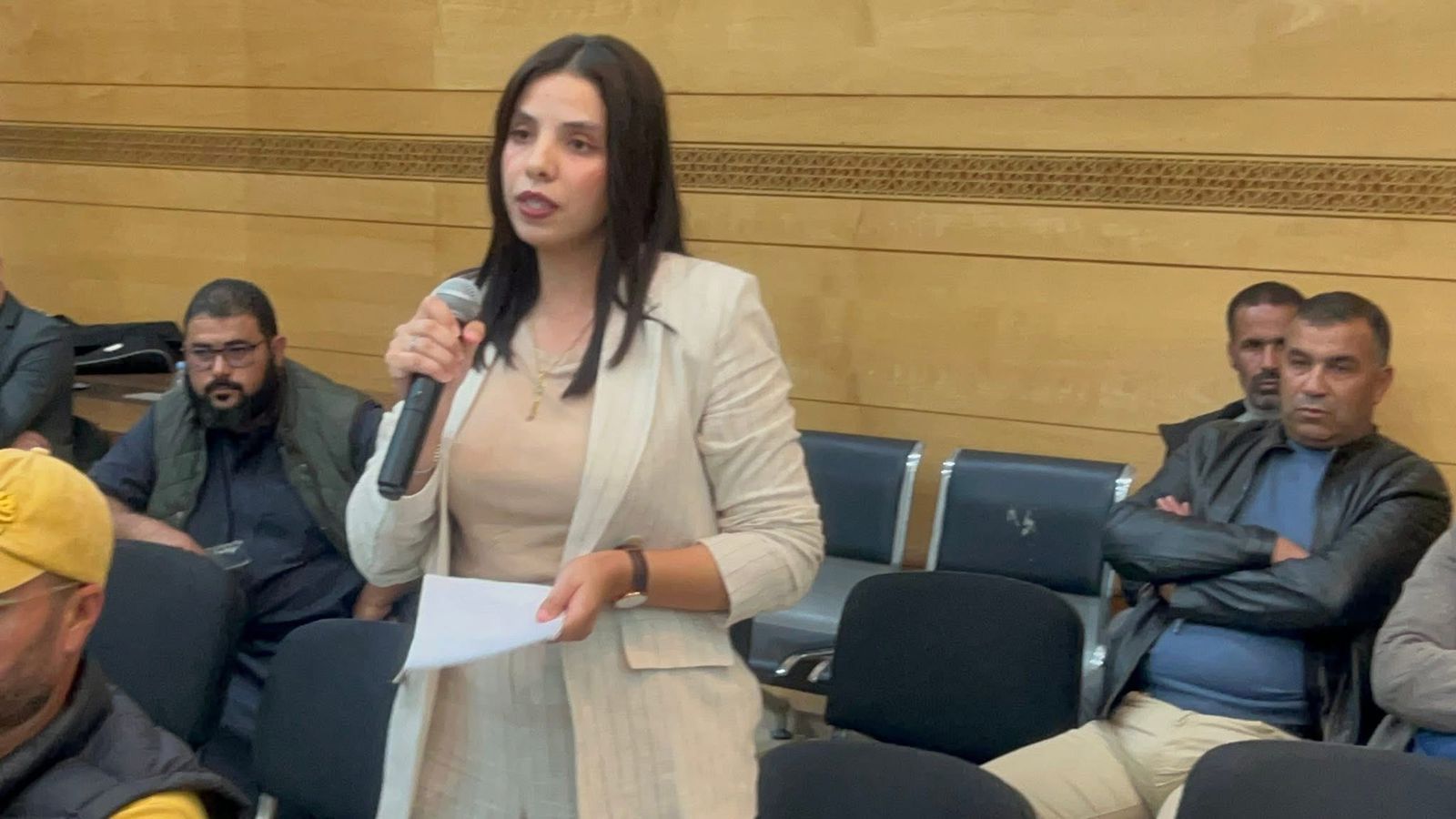 إيمان أجداي..المرأة العصامية التي لخّصت في ثوانٍ عددا من طموحات إقليم الدريوش التنموية والرياضية