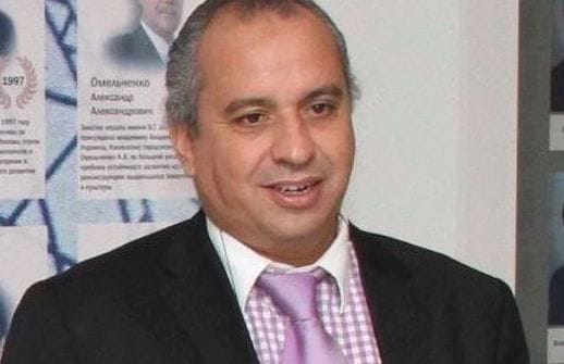 إدريس مبارك يُطلق رصاصة نقد: 