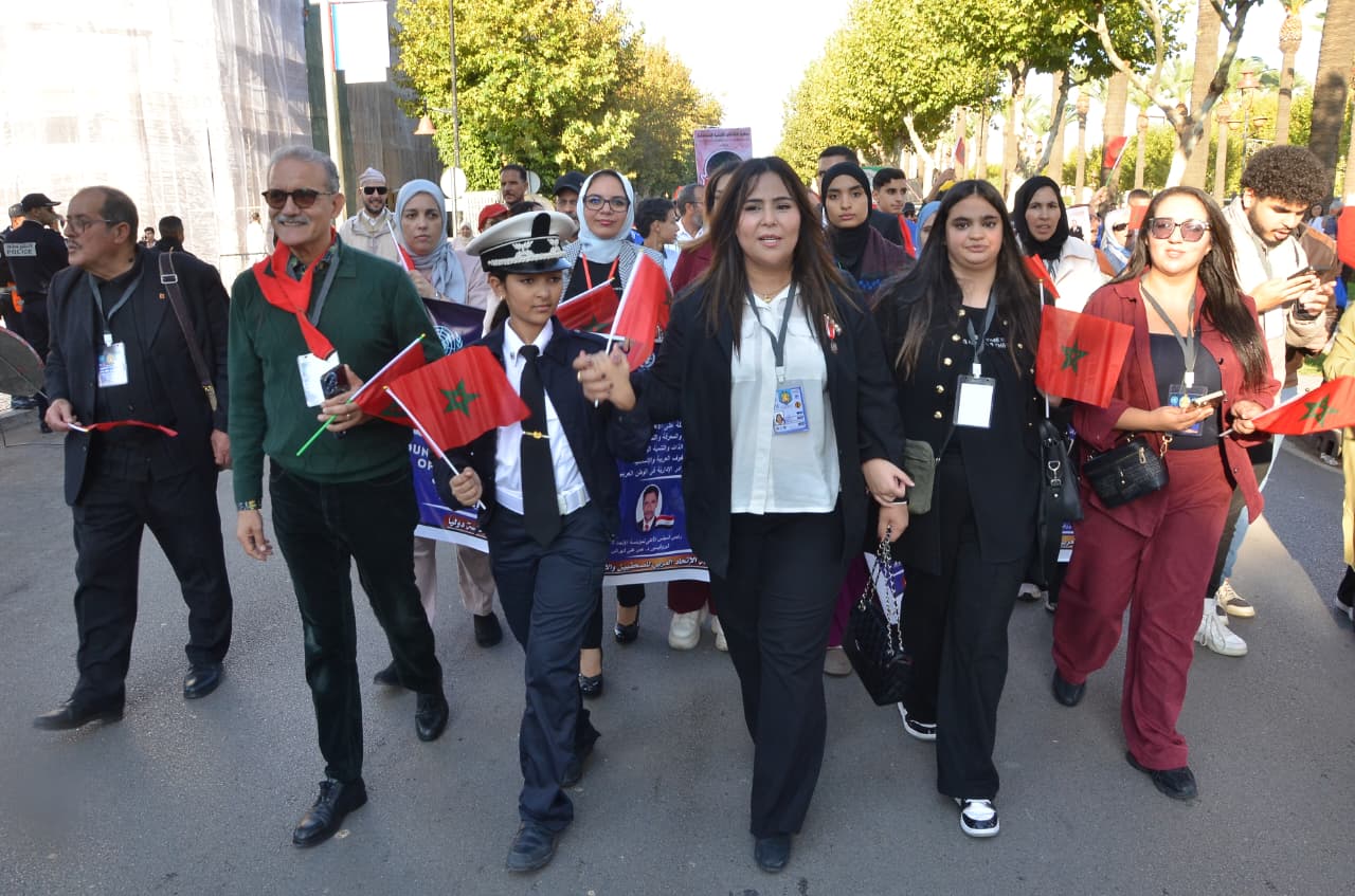 فاس .. كرنفال احتفالي تخليدا لذكرى المسيرة الخضراء وعيد الوحدة فاس .. كرنفال احتفالي تخليدا لذكرى المسيرة الخضراء وعيد الوحدة