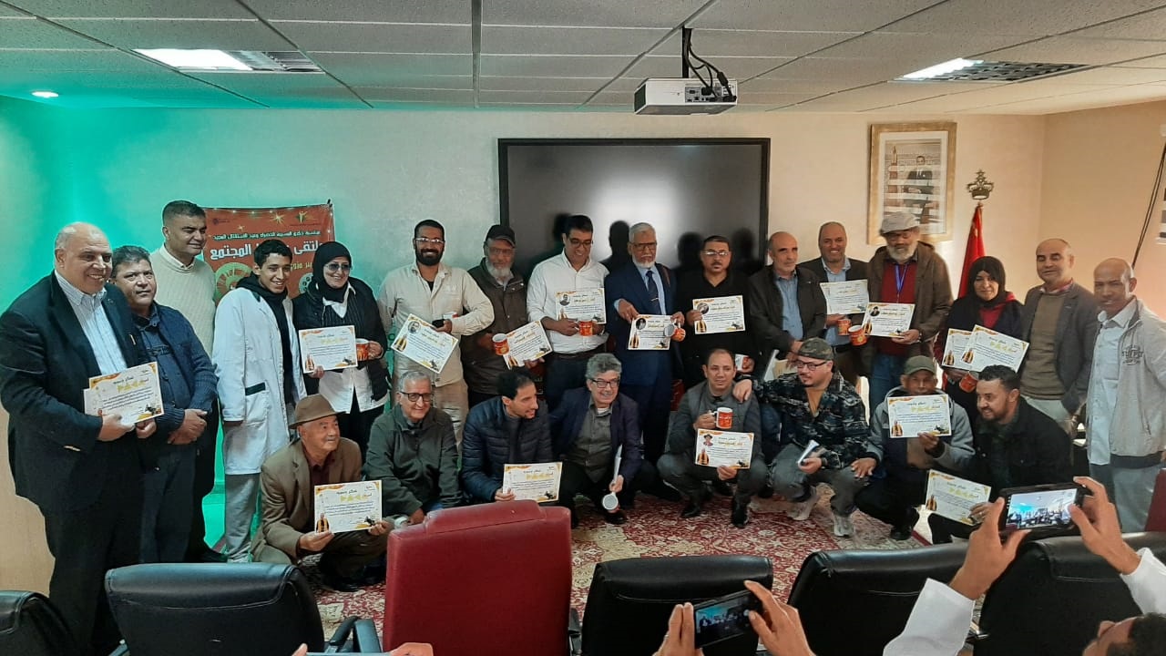 المخرج عمرو علي يتوج بالجائزة الكبرى لملتقى سينما المجتمع ببئر مزوي خريبكة