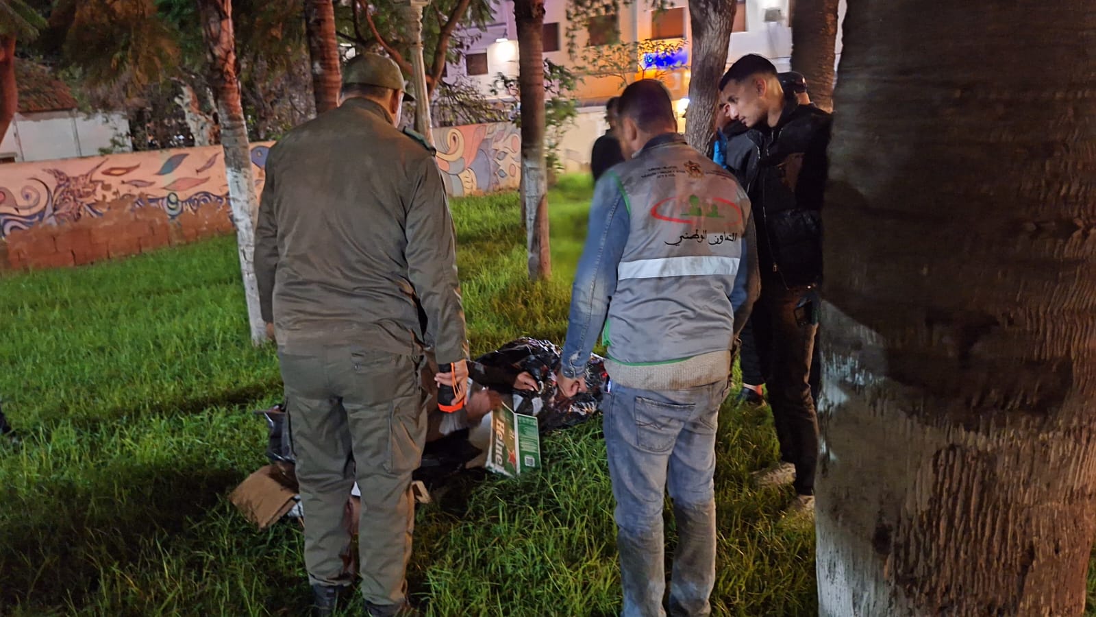 بسبب البرد القارس.. حملة باقليم الحسيمة لجمع وايواء المتشردين بسبب البرد القارس.. حملة باقليم الحسيمة لجمع وايواء المتشردين