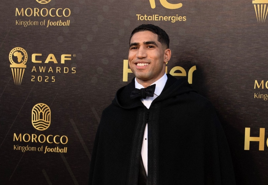 تتويج أشرف حكيمي بجائزة أفضل لاعب إفريقي .. إشادة واسعة من قبل وسائل الإعلام الفرنسية