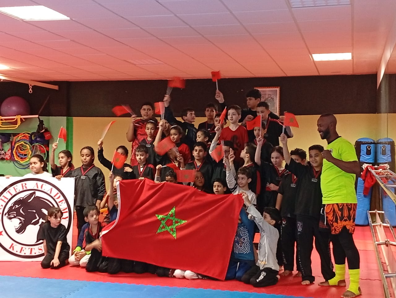 جمعية فايتر اكاديمي للكيك بوكسين والفول كونطاكت والرياضات الدفاعية المختلطة بمكناس تحتفي بعيد المسيرة الخضراء المظفرة وعيد الاستقلال و عيد الوحدة الوطنية
