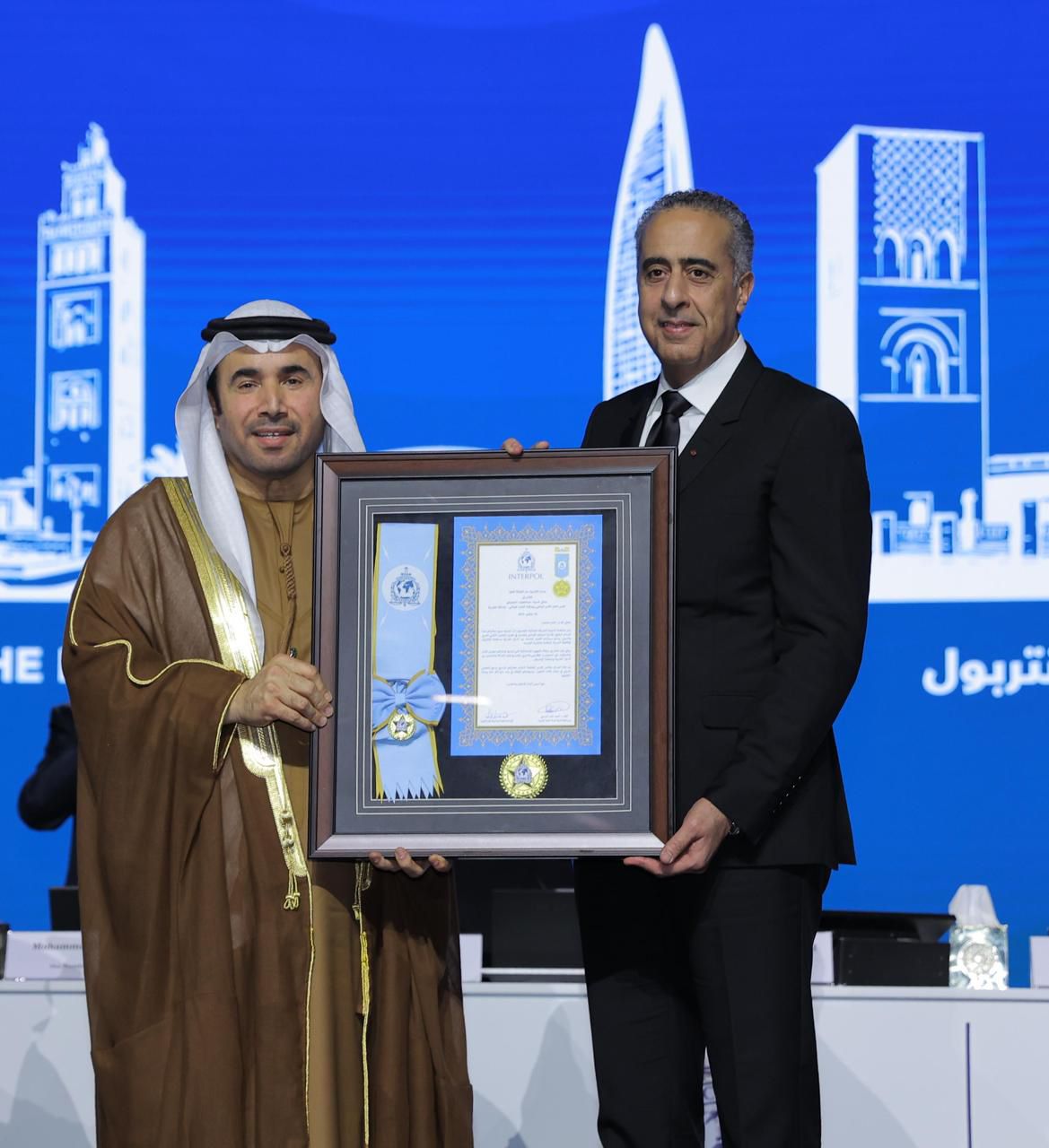 منظمة الأنتربول توشّح عبد اللطيف حموشي بوسام الأنتربول من الطبقة العليا منظمة الأنتربول توشّح عبد اللطيف حموشي بوسام الأنتربول من الطبقة العليا