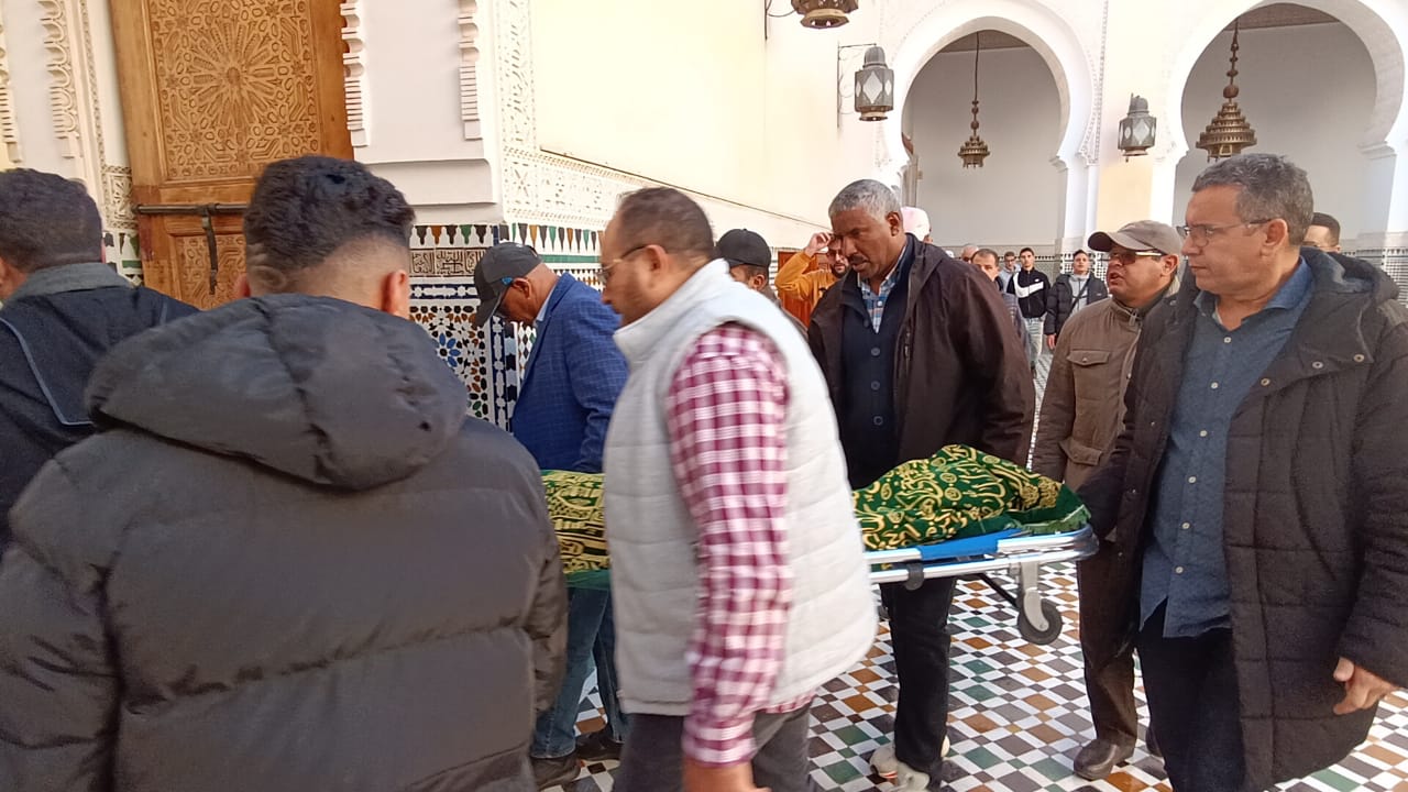 حضور وازن من شخصيات وطنية ومحلية في تشييع جثمان الفقيدة والدة المختار لغزيوي حضور وازن من شخصيات وطنية ومحلية في تشييع جثمان الفقيدة والدة المختار لغزيوي