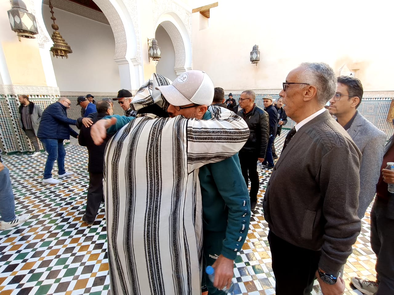 حضور وازن من شخصيات وطنية ومحلية في تشييع جثمان الفقيدة والدة المختار لغزيوي حضور وازن من شخصيات وطنية ومحلية في تشييع جثمان الفقيدة والدة المختار لغزيوي