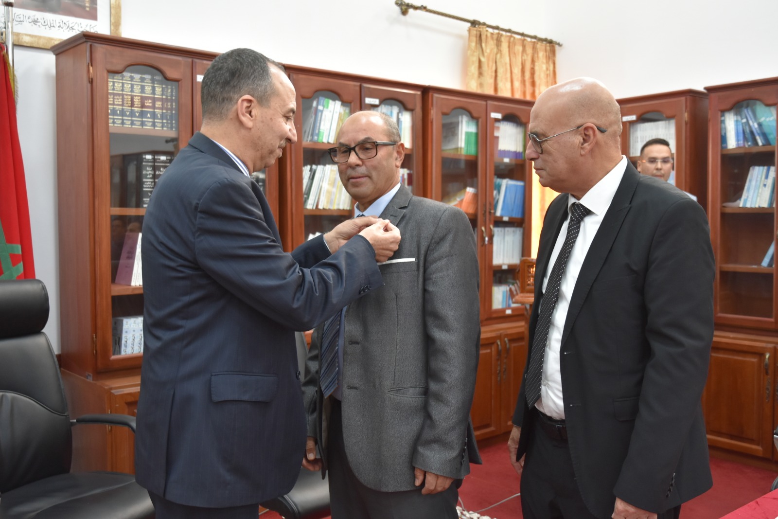 المديرية الإقليمية للعدل بالحسيمة تنظم حفلا لتوشيح موظفين بأوسمة ملكية شريفة.